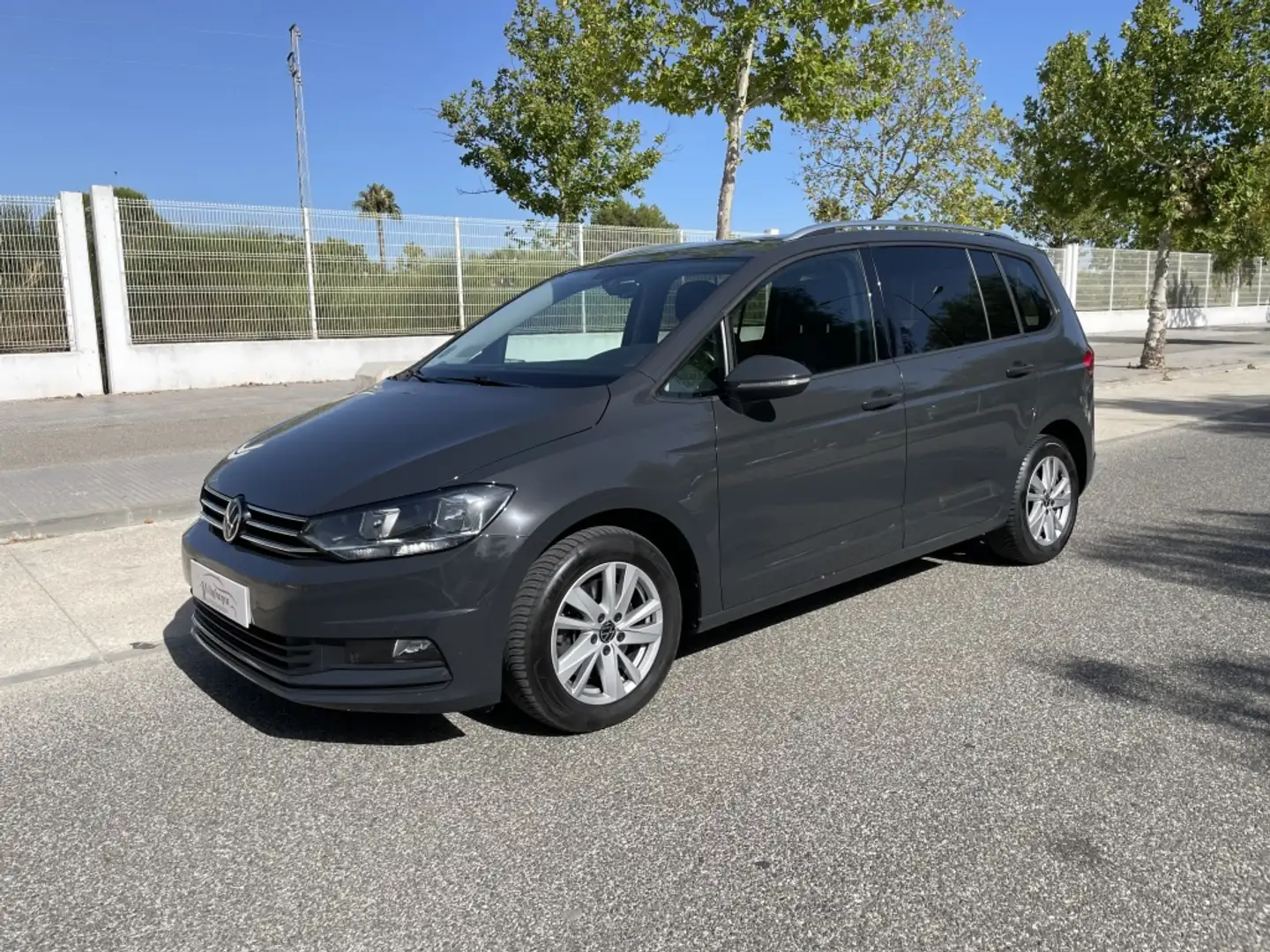Volkswagen Touran 2.0TDI CR BMT Advance DSG7 110kW Plateado - 1