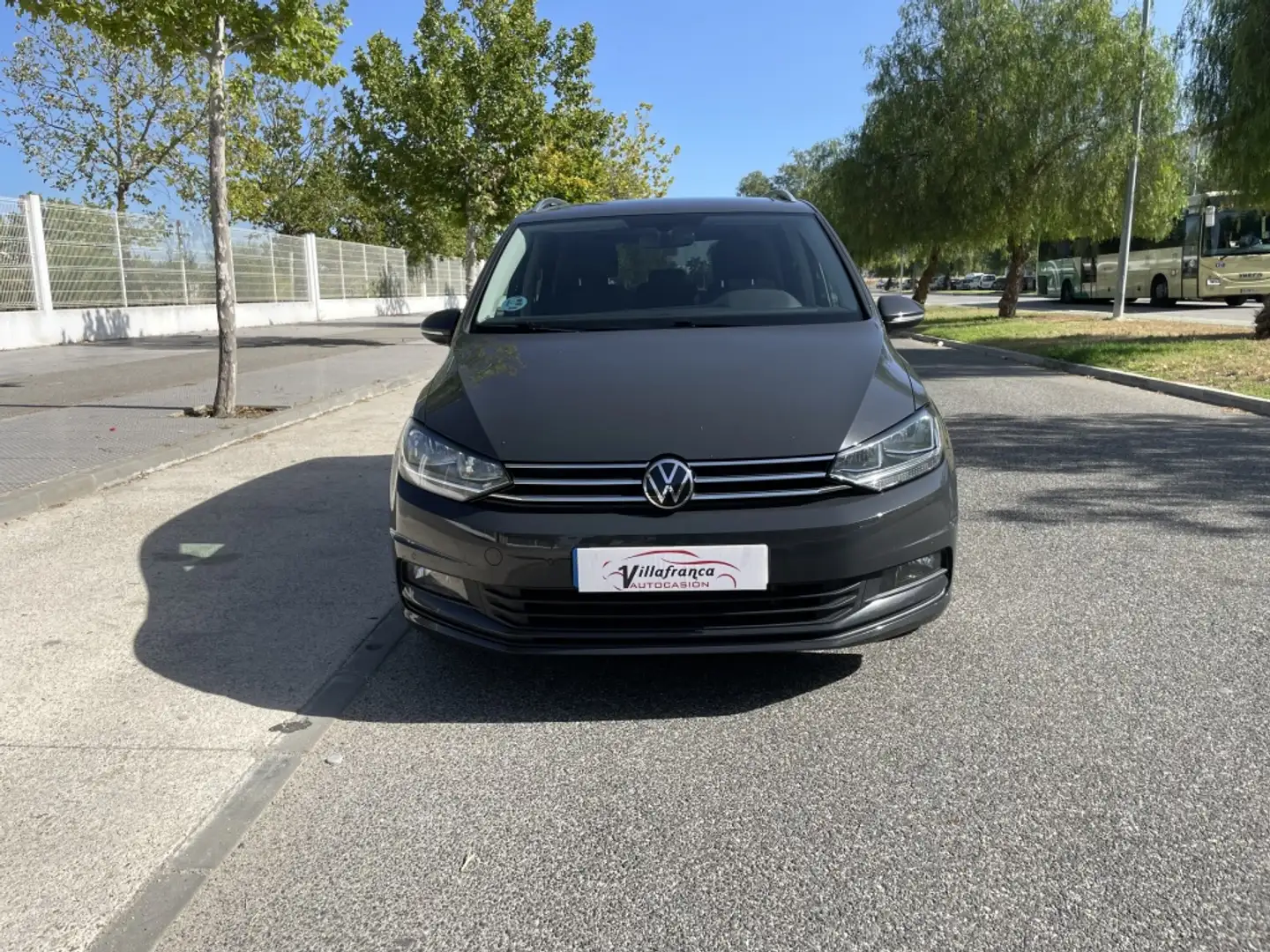 Volkswagen Touran 2.0TDI CR BMT Advance DSG7 110kW Plateado - 2