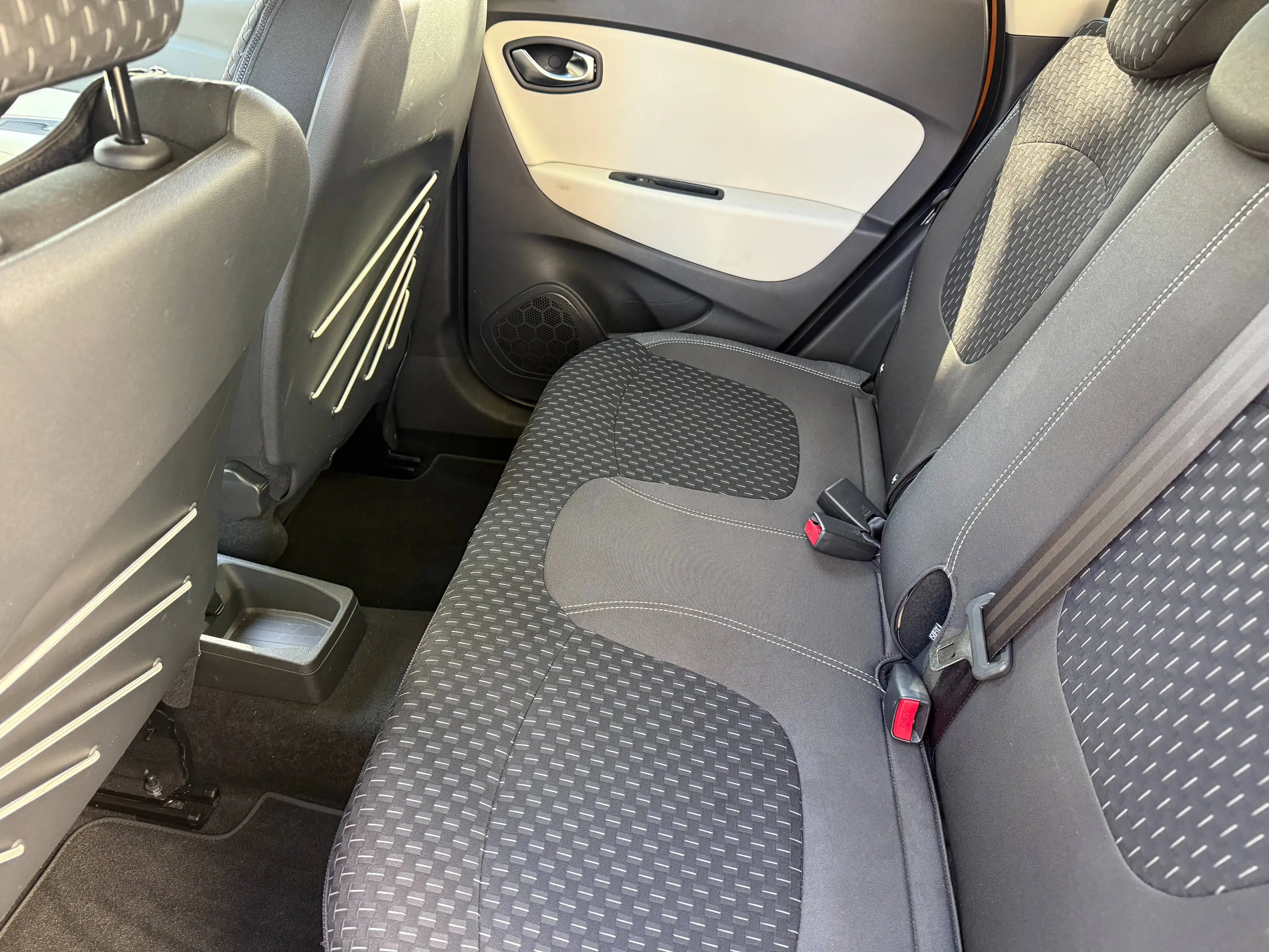 Renault Captur Captur 1.33 TCe Intens EDC GPF (EU6c) — photo 10