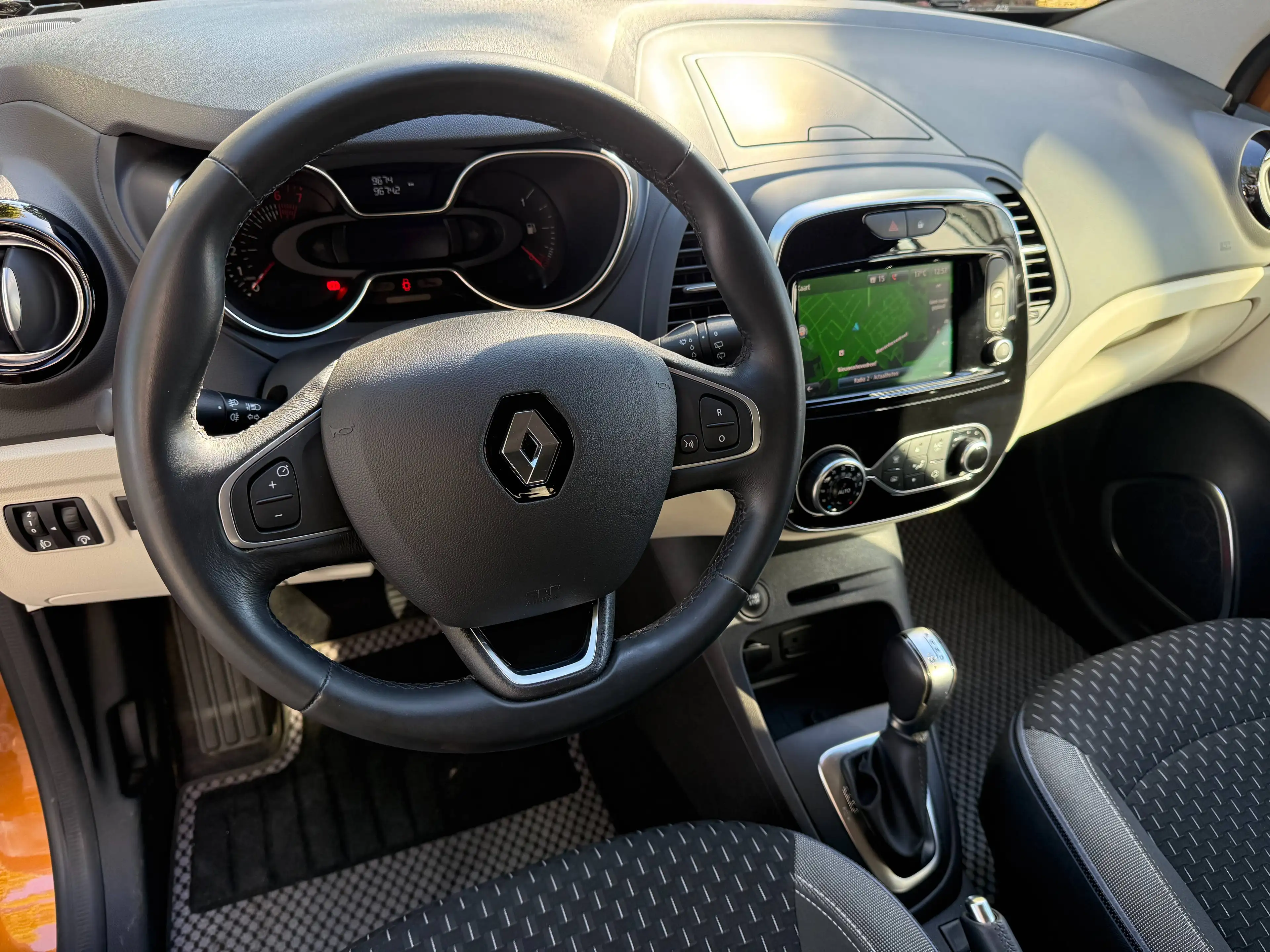 Renault Captur Captur 1.33 TCe Intens EDC GPF (EU6c) — photo 7