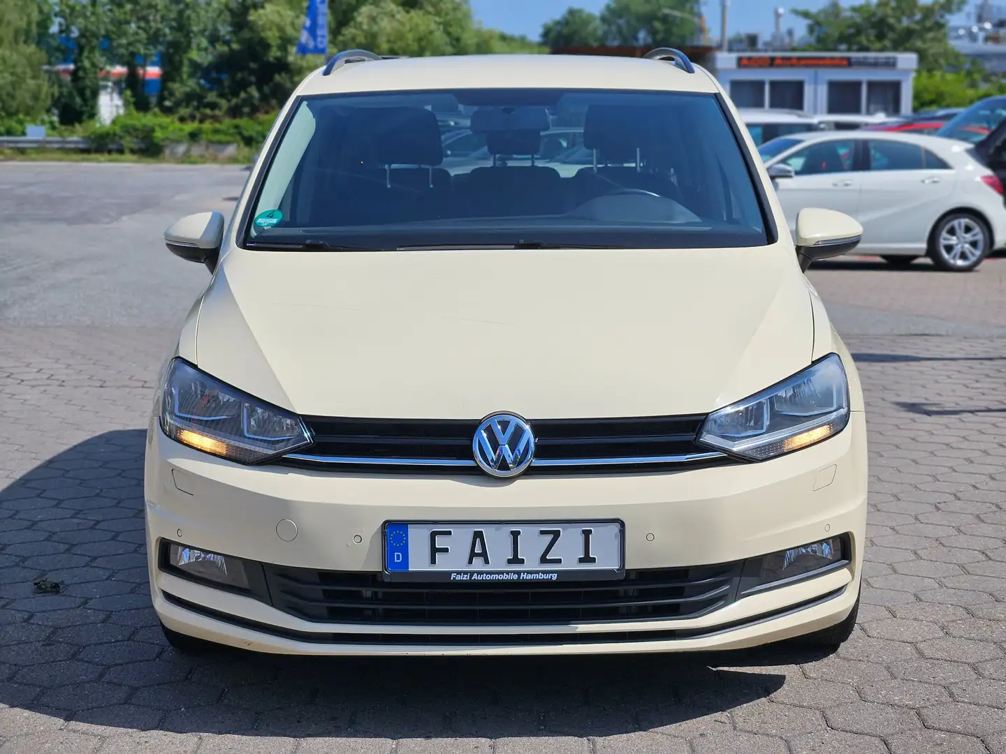 Volkswagen Touran 2.0 TDI SCR Große Navi DSG 7 Sitzer Top Auto Beige - 2