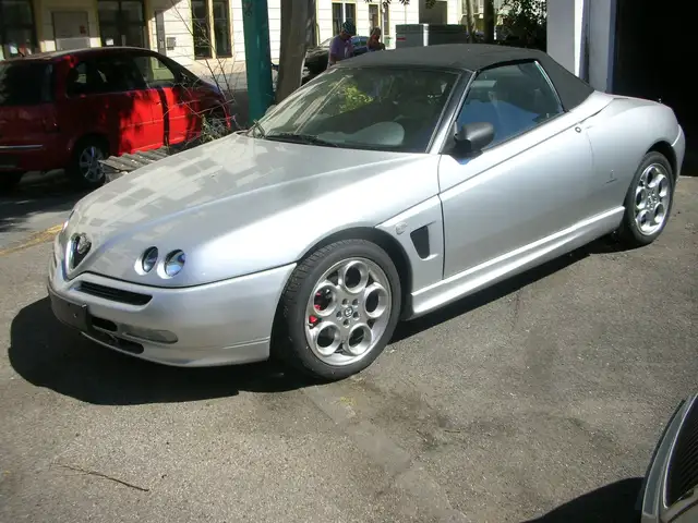 Alfa Romeo Spider TS 2.0 *erst 23.000km !!! *1.HD *Klima *Leder *TOP