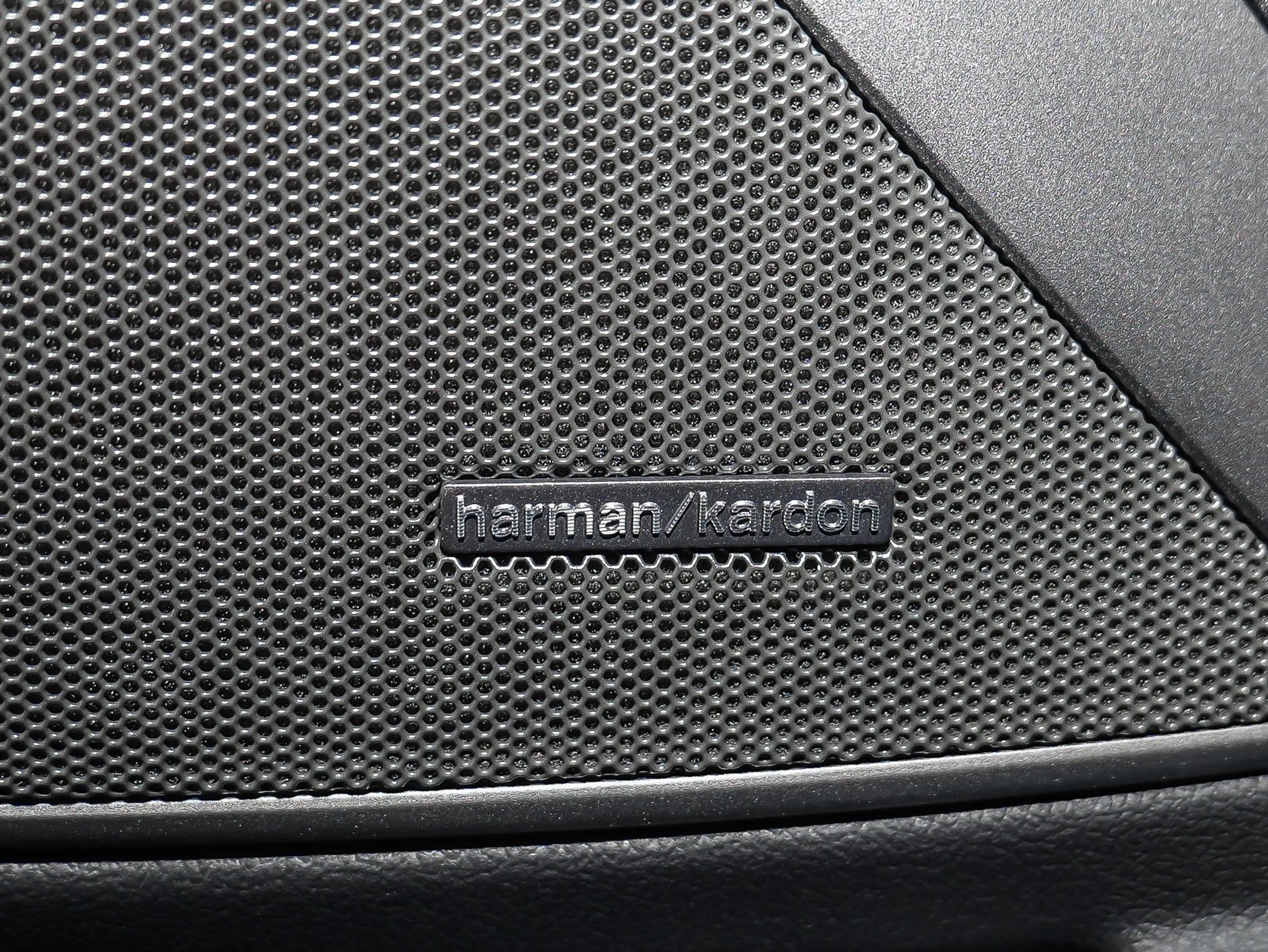 BMW M3 Competition xDrive LAGUNA SECA M Drivers Package — photo 11