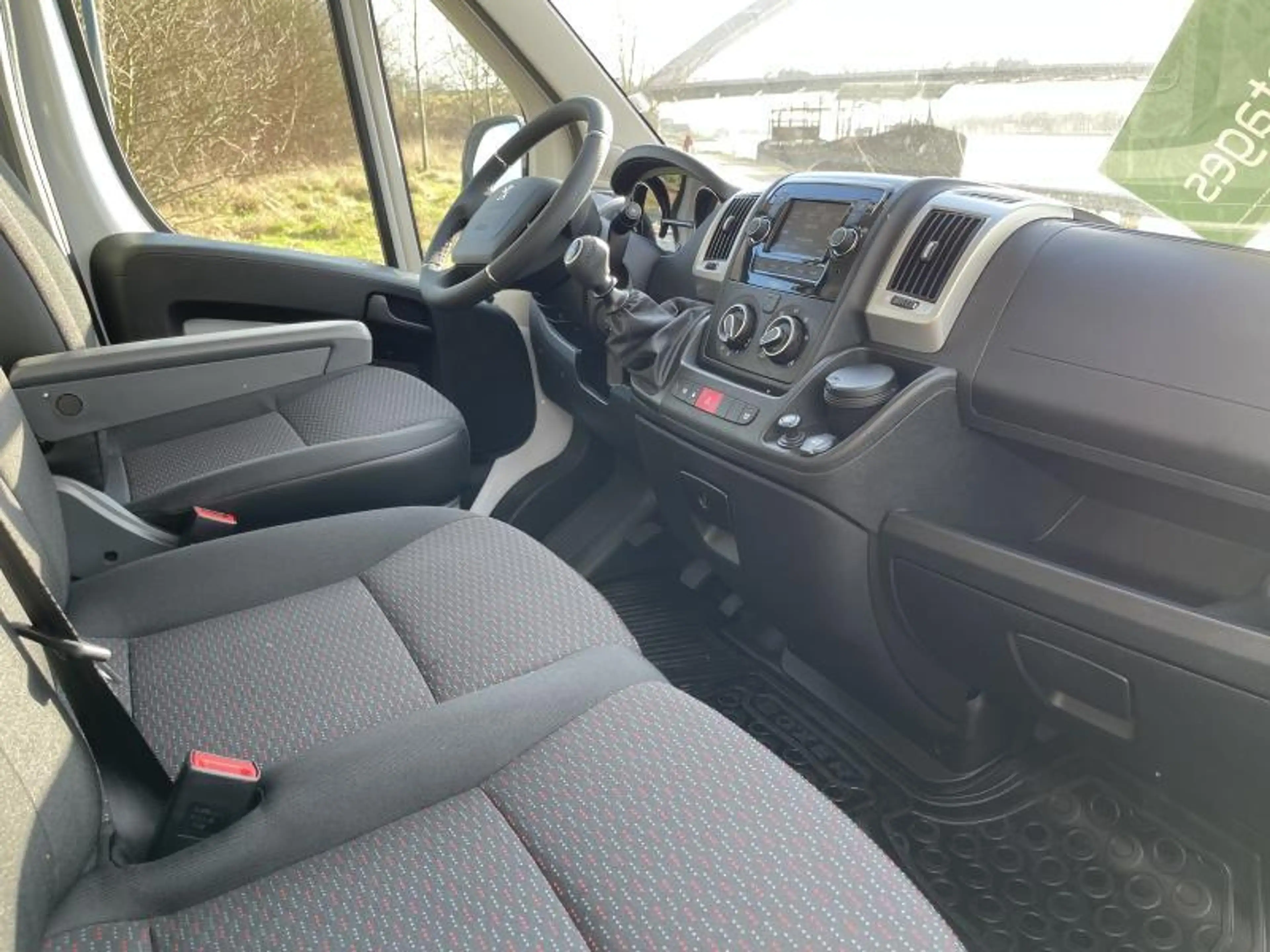 Peugeot Boxer Premium L2H2 — photo 2