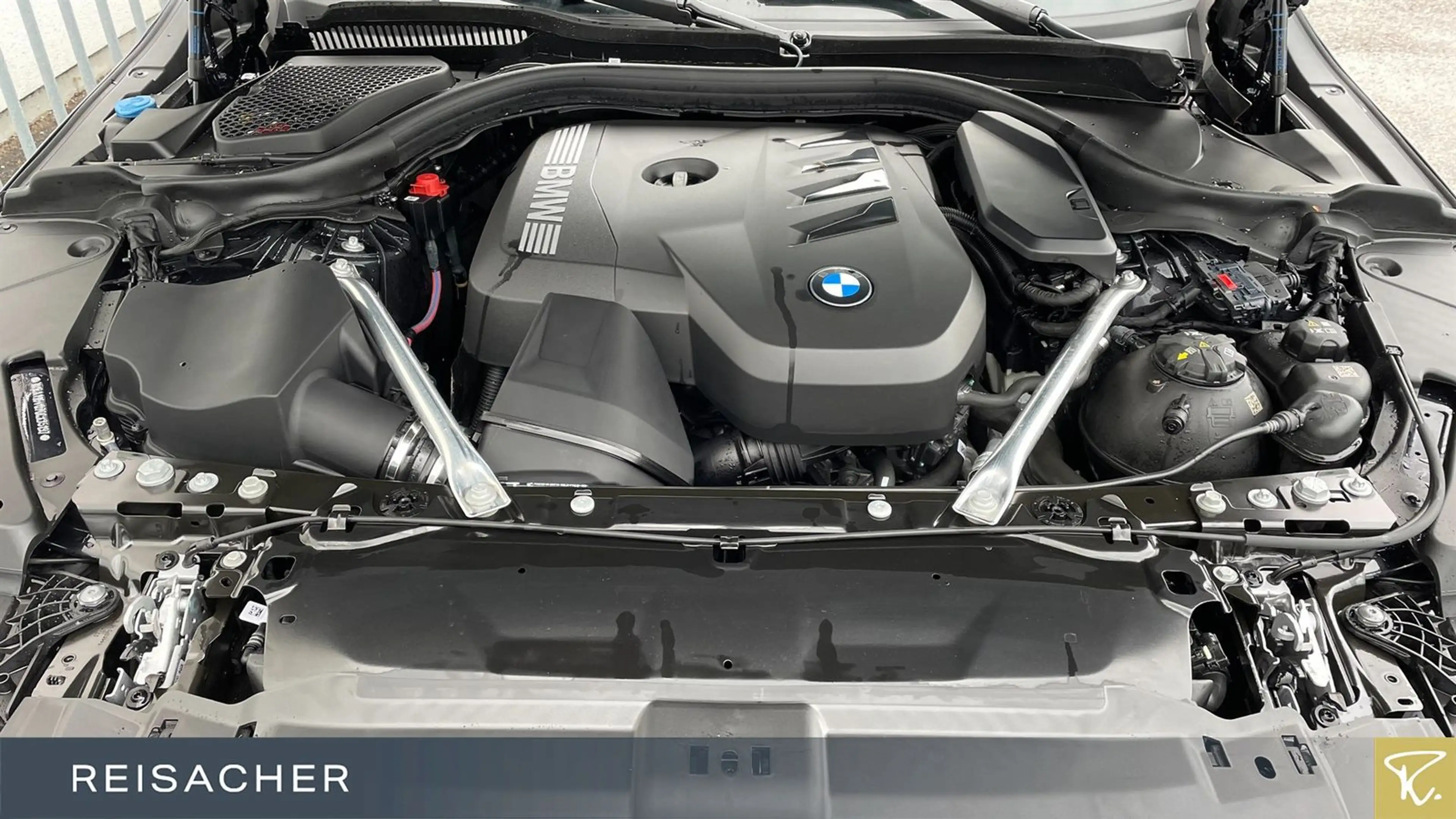 BMW 520 i A Tou M-Sport,M-Sport,Pano,Pano,AHK,AHK,DA+ — photo 7