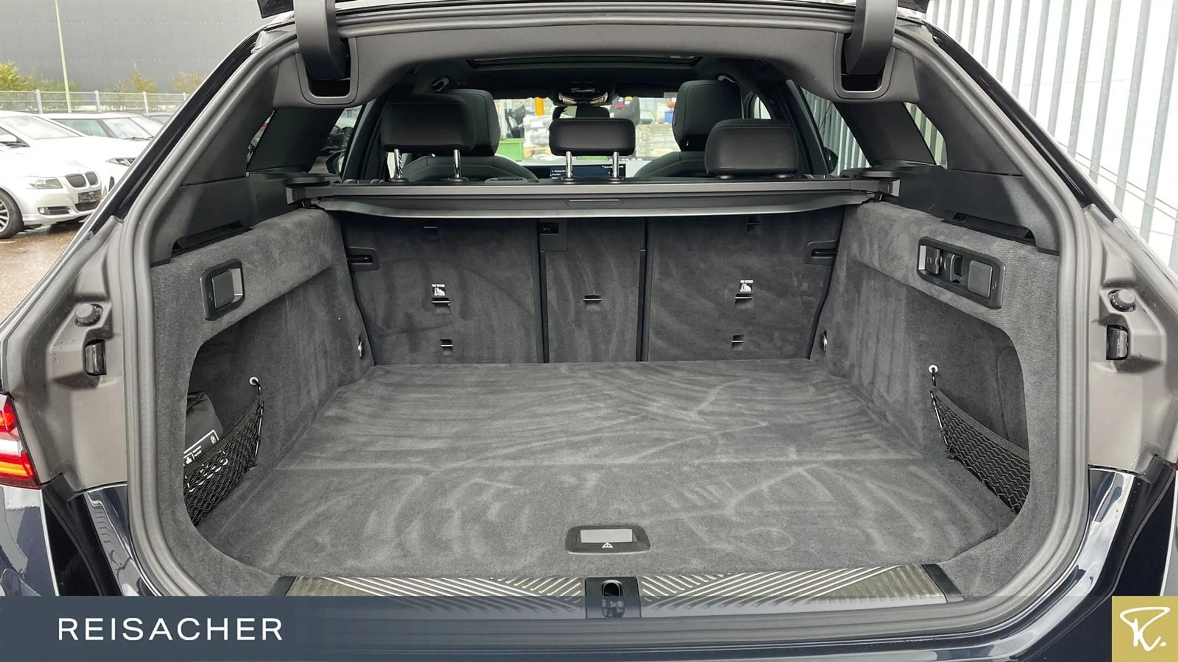 BMW 520 i A Tou M-Sport,M-Sport,Pano,Pano,AHK,AHK,DA+ — photo 10
