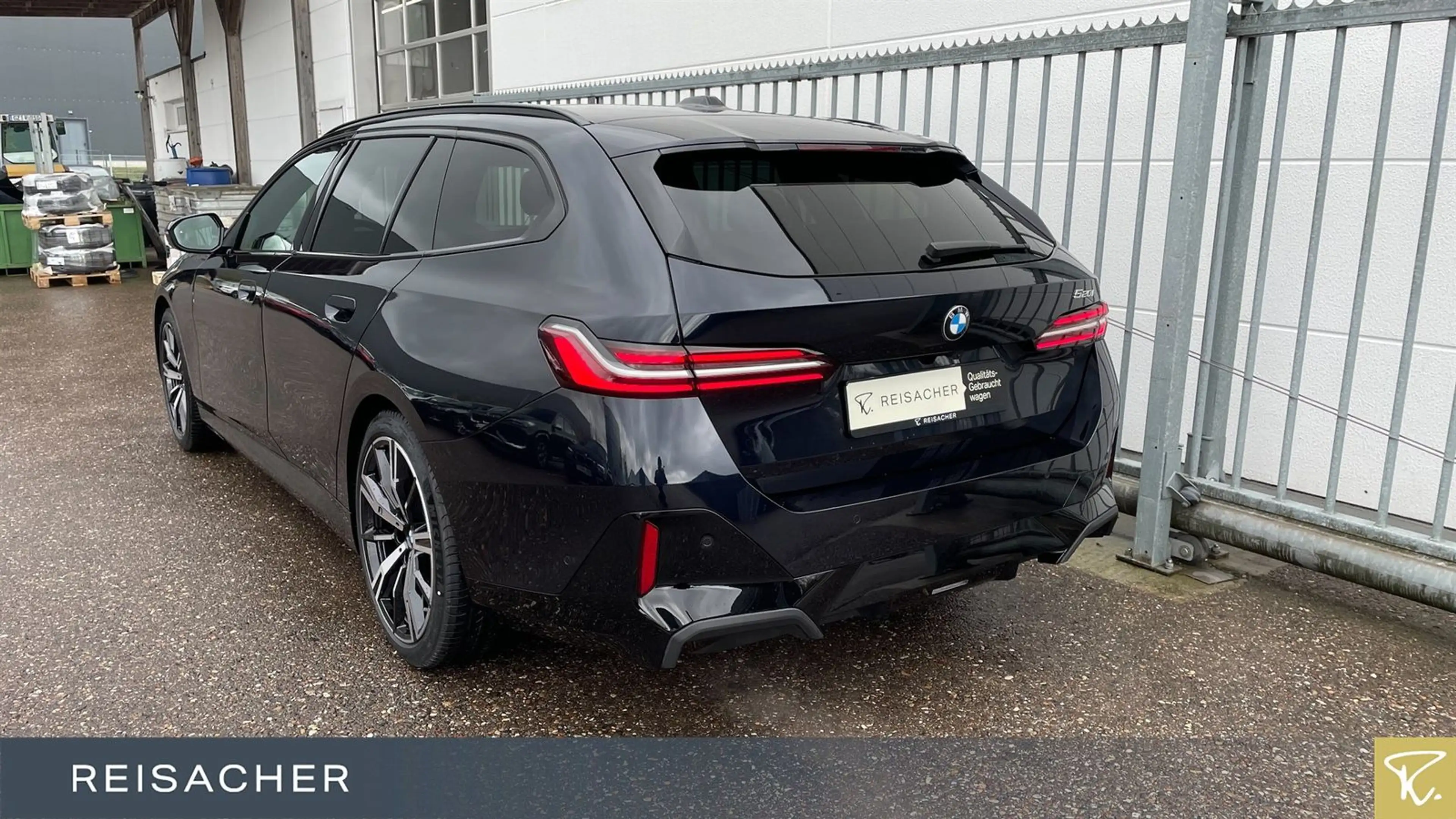 BMW 520 i A Tou M-Sport,M-Sport,Pano,Pano,AHK,AHK,DA+ — photo 2