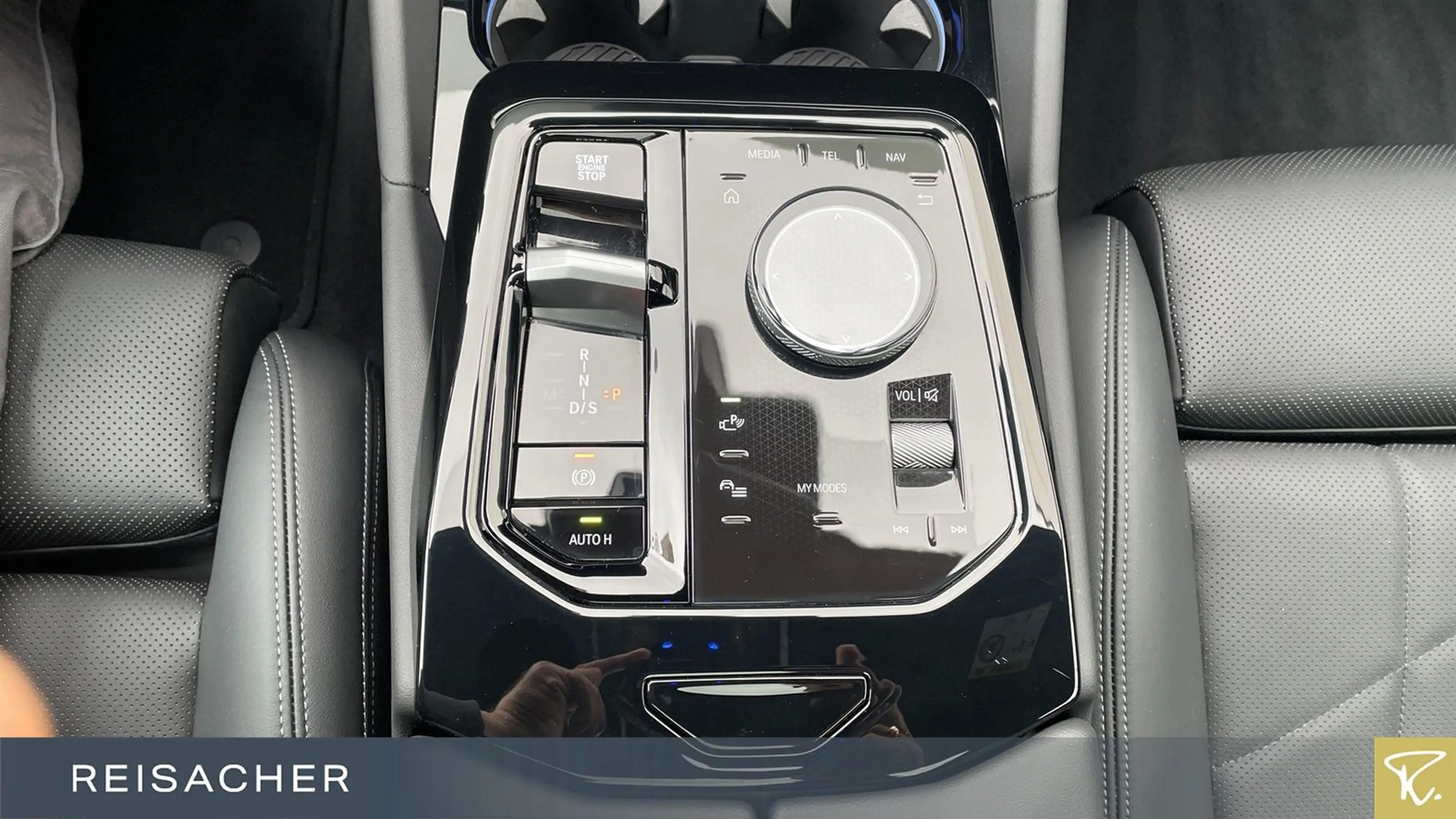 BMW 520 i A Tou M-Sport,M-Sport,Pano,Pano,AHK,AHK,DA+ — photo 11