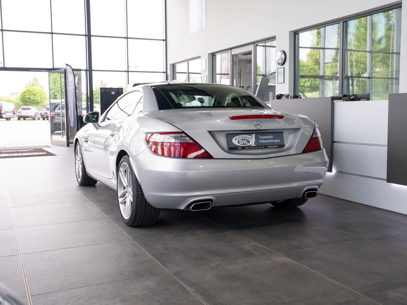 Mercedes-Benz SLK 200 *2.HAND*LEDER*AIRSCARF*PDC* — photo 6