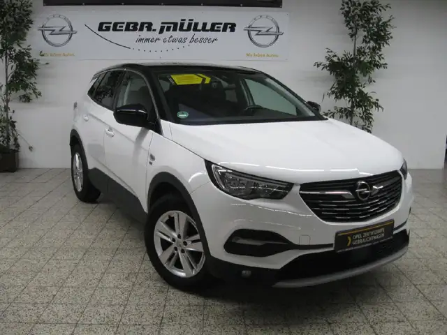 Opel Grandland 120 Jahre