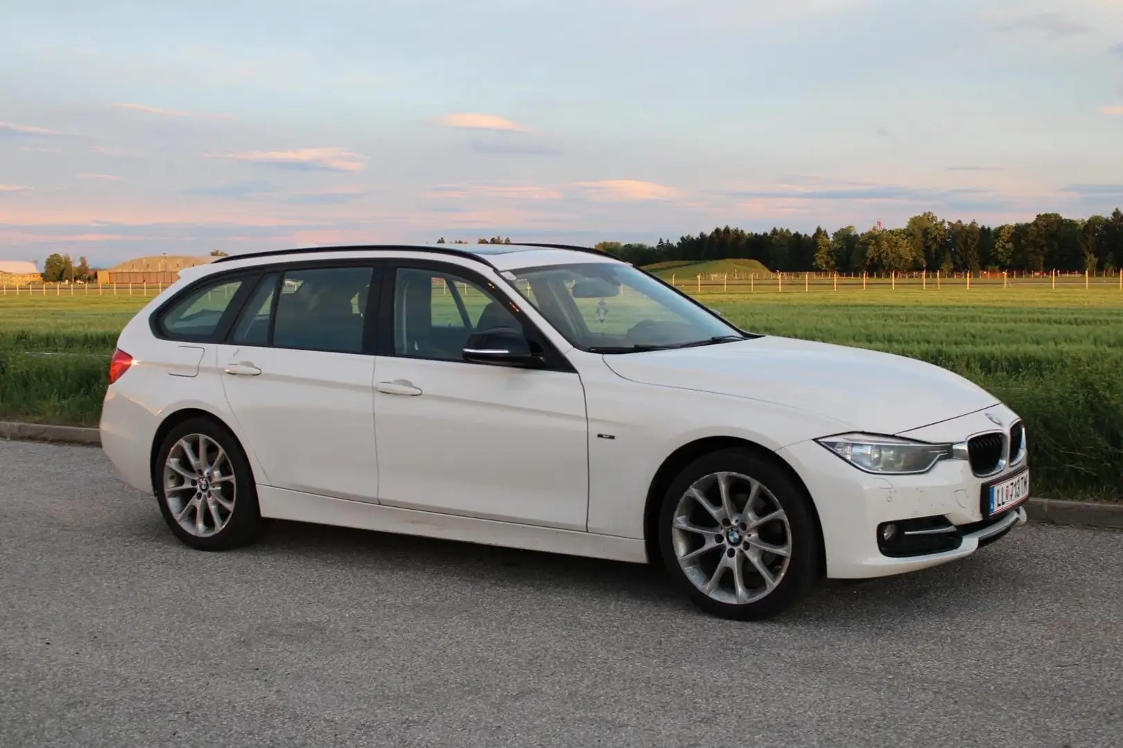 BMW 318 318d Touring Blue Performance Sport Line - 2