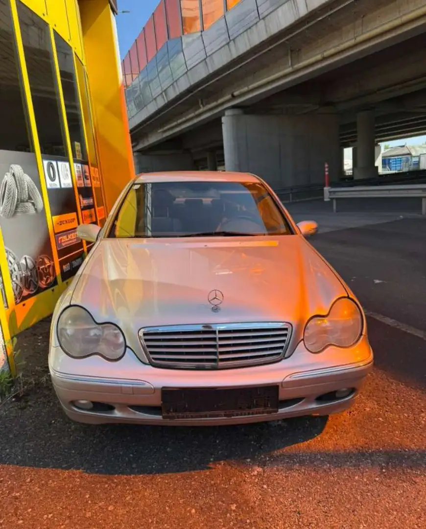 Mercedes-Benz C 200 Mit Pickerl - 1