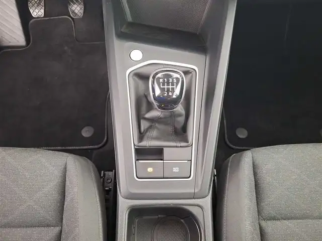 Volkswagen Golf view 14