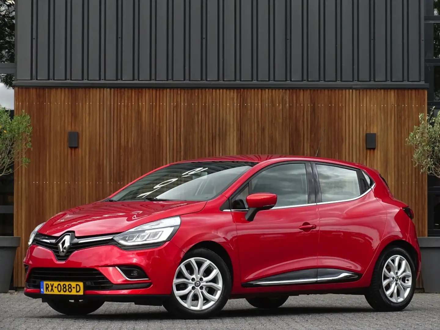 Renault Clio 0.9 TCe 90PK / GT-Line / R-Link / 2018 / LED / *NA Rood - 1