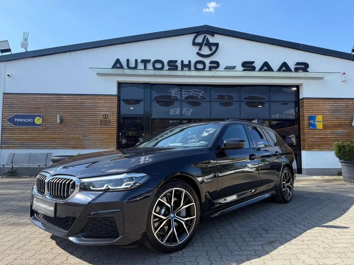 BMW 530 Touring 530 e xDrive M Sport/LEDER/NAVI/KAMERA Schwarz - 1
