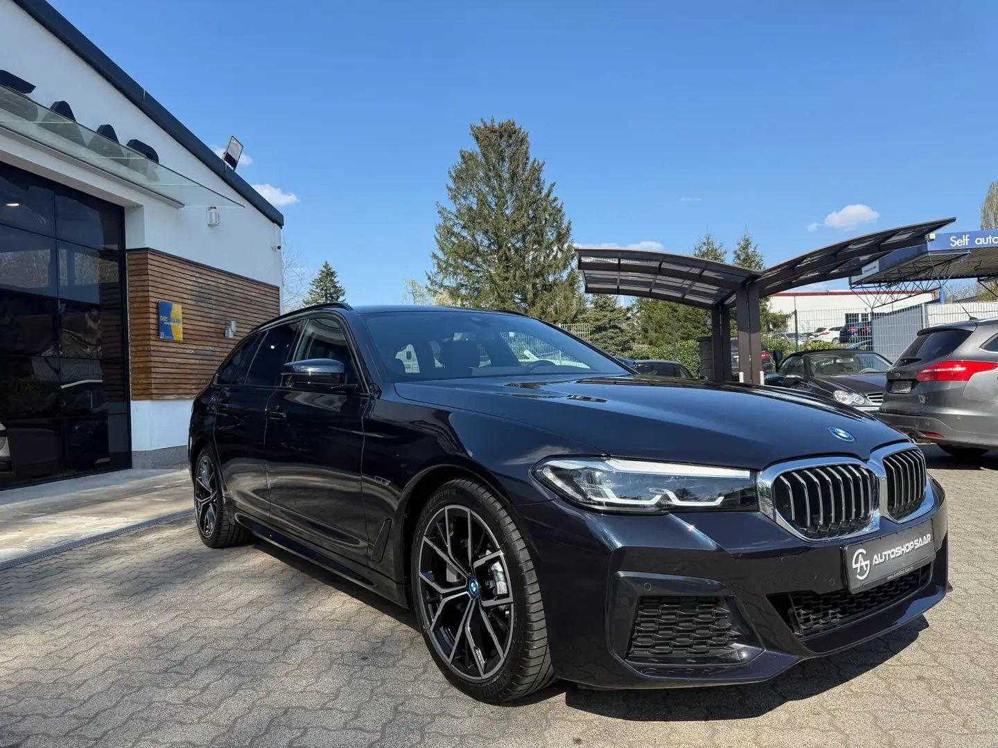 BMW 530 Touring 530 e xDrive M Sport/LEDER/NAVI/KAMERA Schwarz - 2