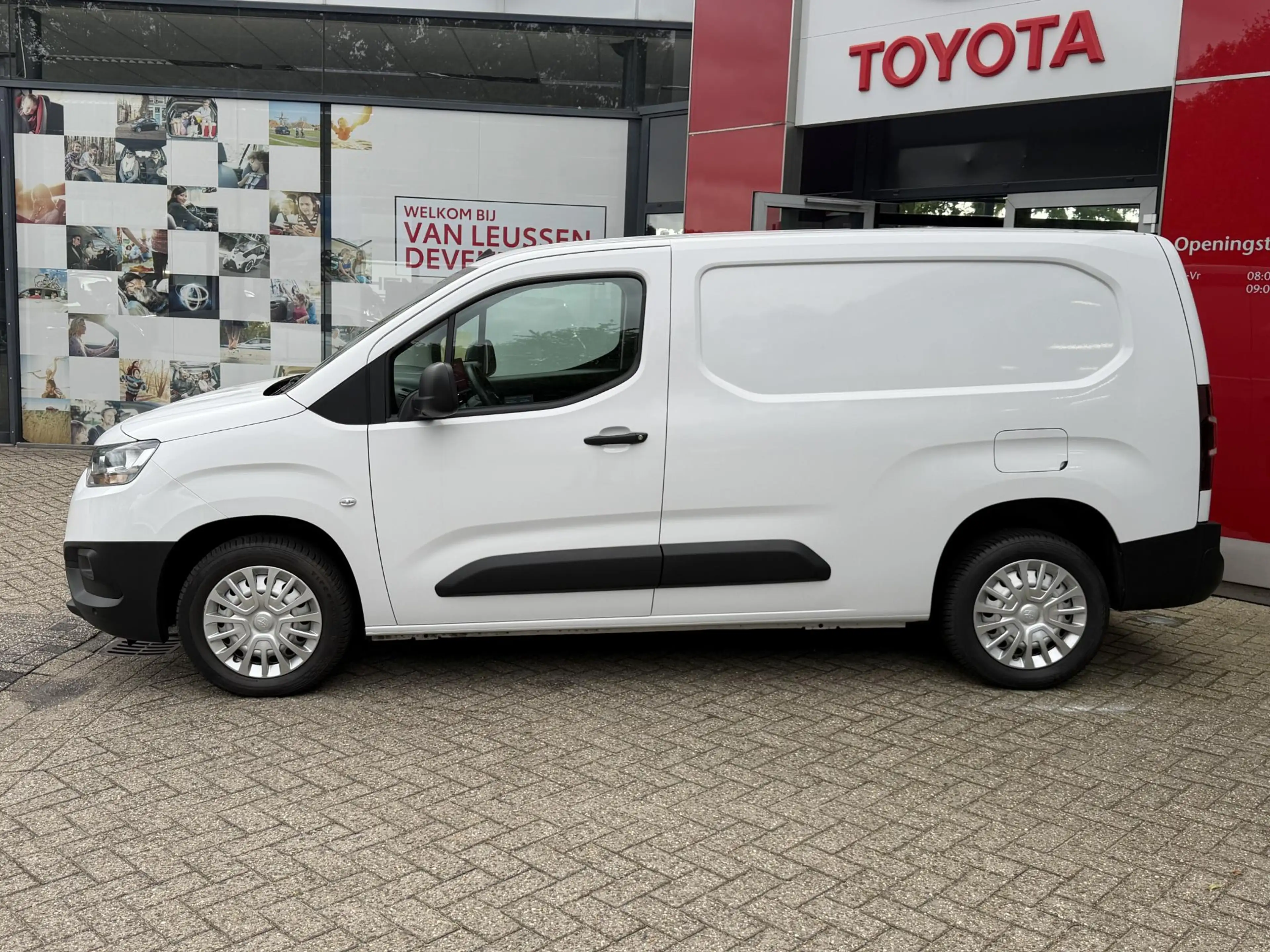 Toyota Proace City 1.5 D-4D COOL L2 3-PERS AIRCO CRUISE BETIMMERD P-S — photo 4
