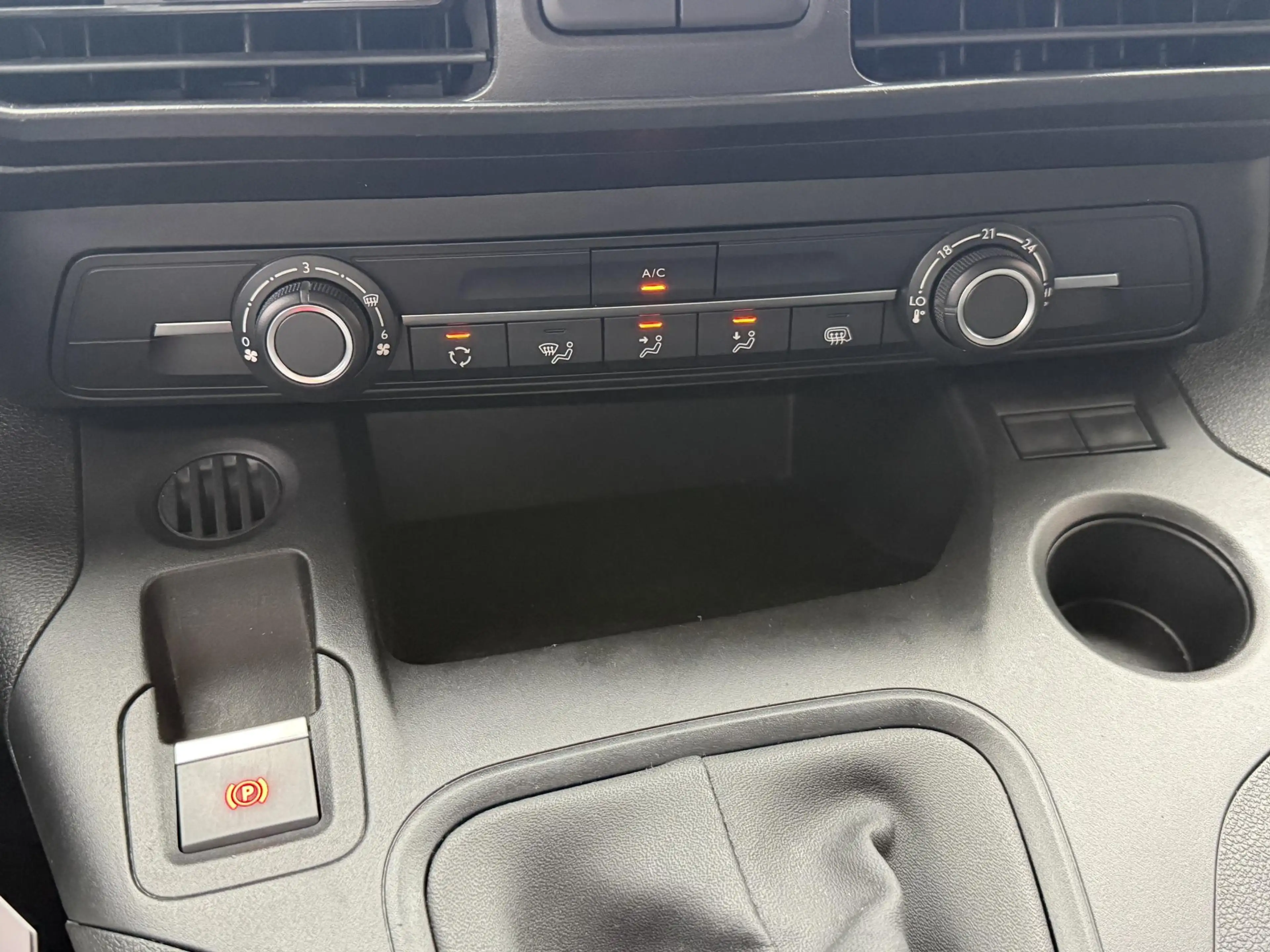 Toyota Proace City 1.5 D-4D COOL L2 3-PERS AIRCO CRUISE BETIMMERD P-S — photo 15