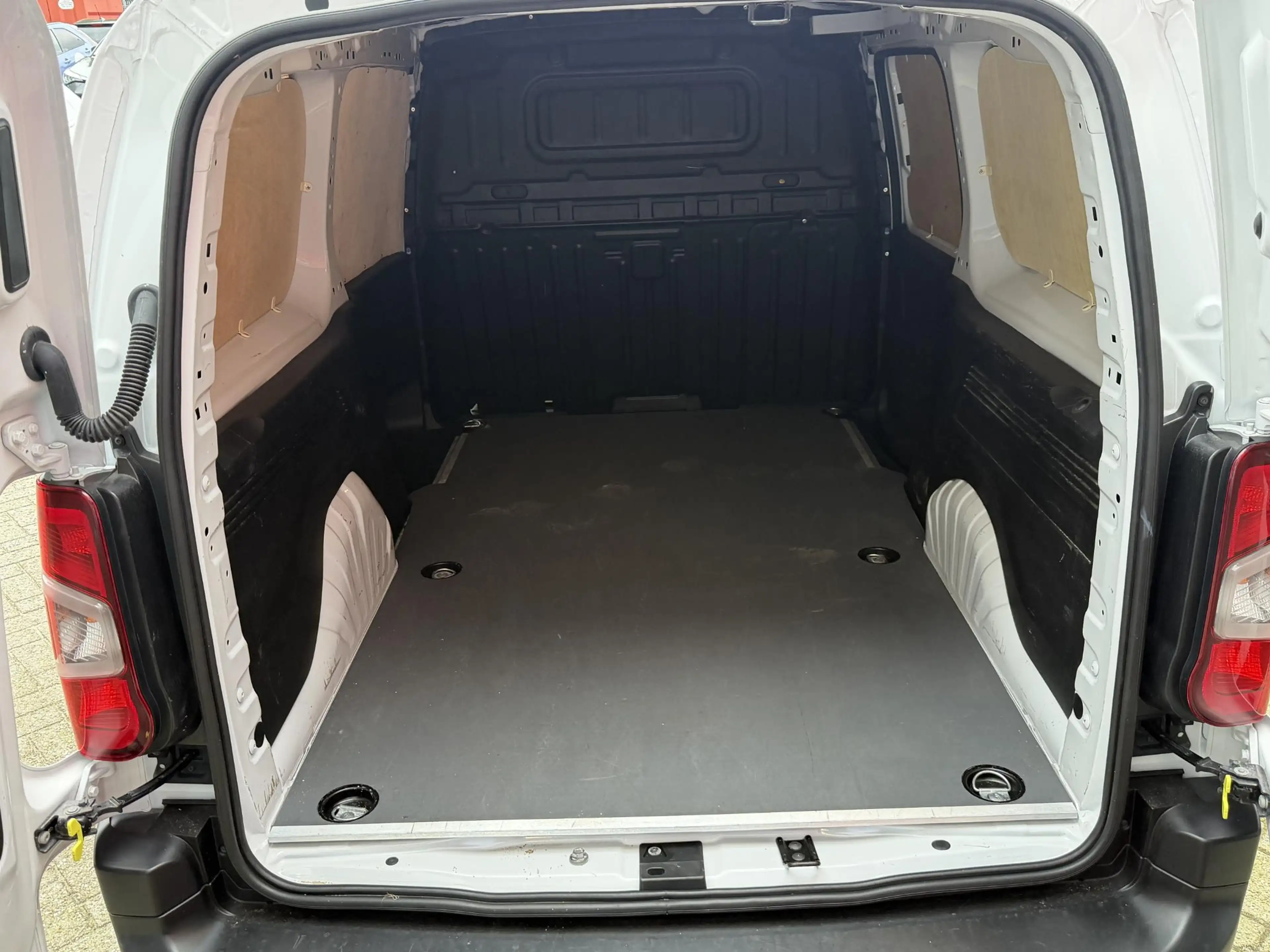 Toyota Proace City 1.5 D-4D COOL L2 3-PERS AIRCO CRUISE BETIMMERD P-S — photo 19