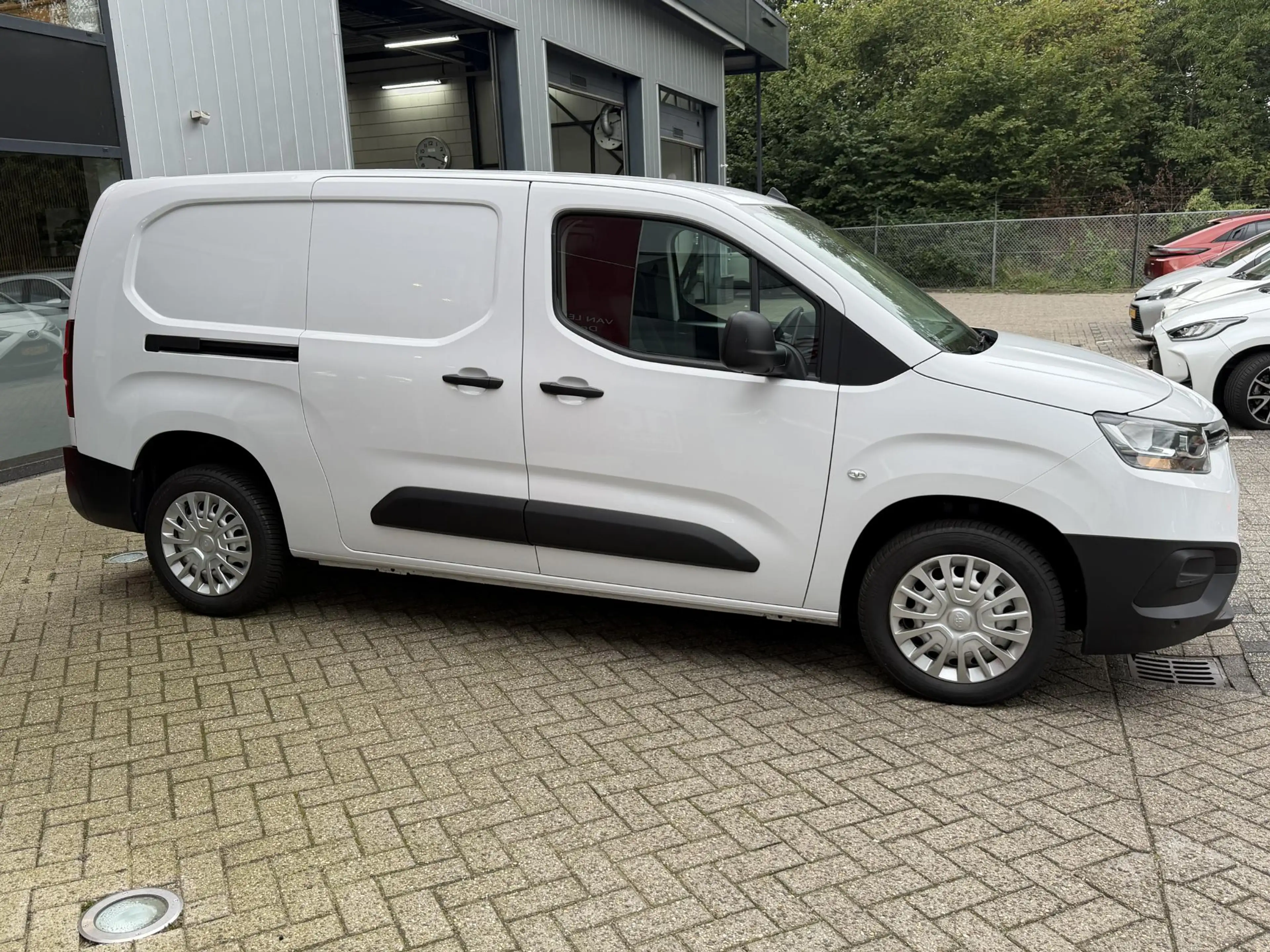 Toyota Proace City 1.5 D-4D COOL L2 3-PERS AIRCO CRUISE BETIMMERD P-S — photo 5
