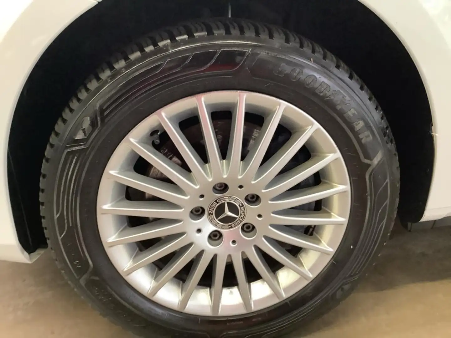 Mercedes-Benz Vito 119 CDI Tourer Pro Edition Hecktüren SHZ Weiß - 2