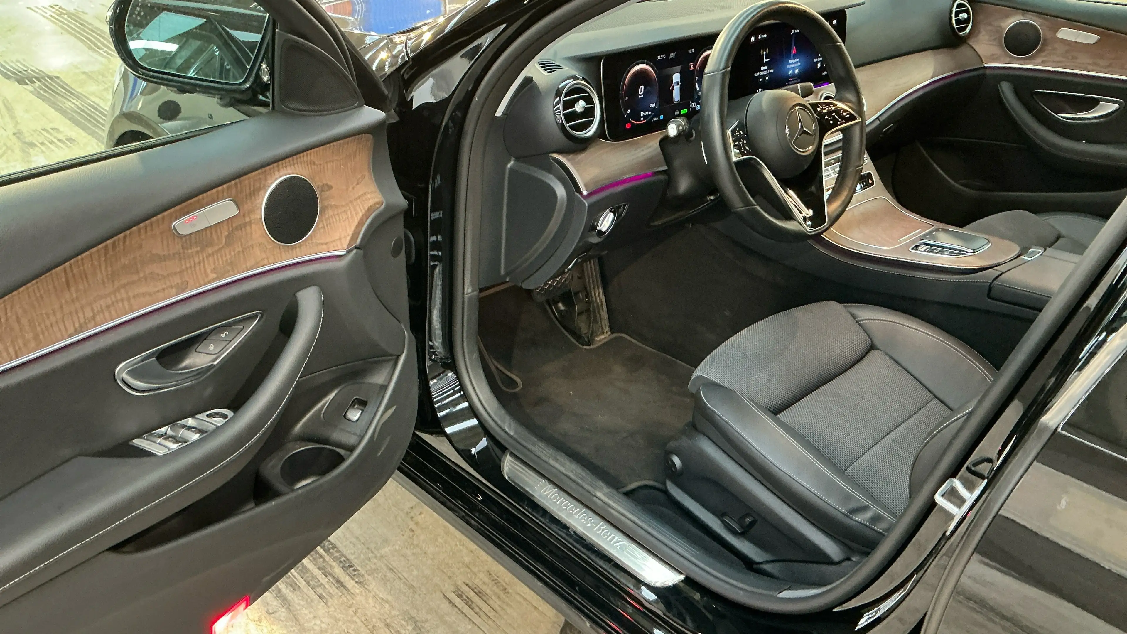 Mercedes-Benz E 300 E 300 NAVI KLIMAAUT LED RADIO TEMPO MFL SHZ VC PDC KAMERA ACC — photo 8
