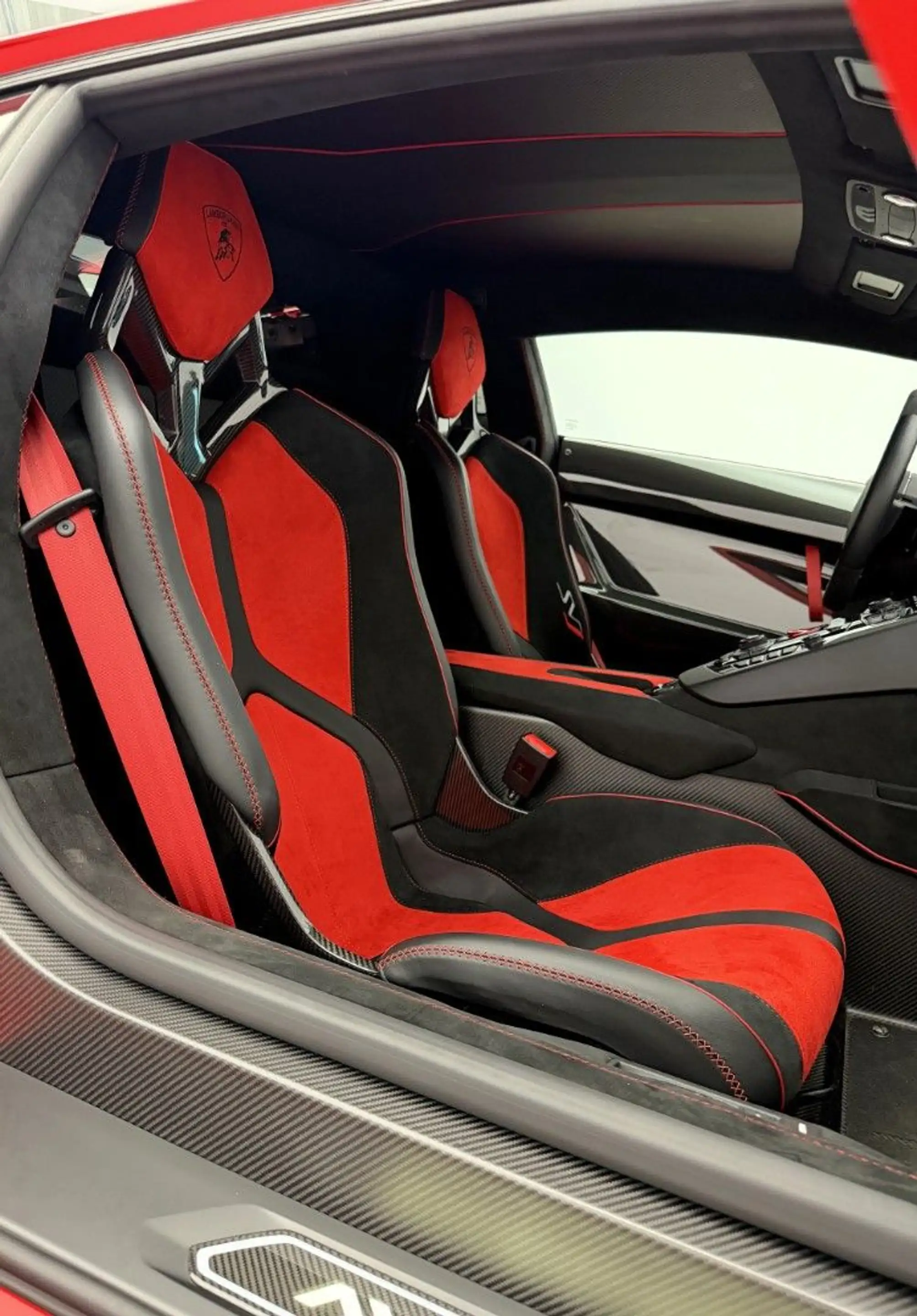 Lamborghini Aventador SVJ Rosso Mimir matt°Liftsystem°Carbon — photo 3