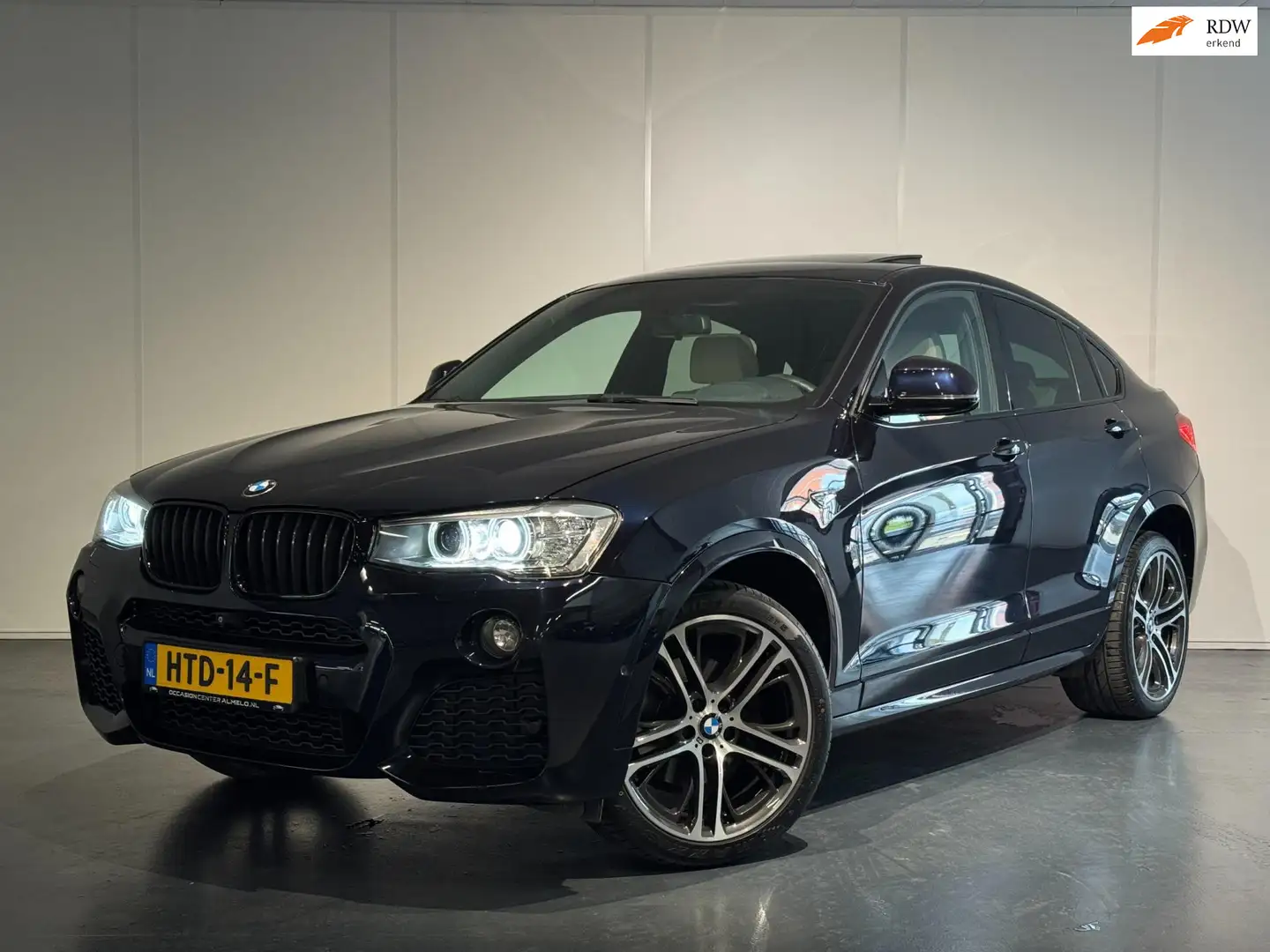 BMW X4 XDrive20i High Executive xLine M-Sport Edition /BT Zwart - 1