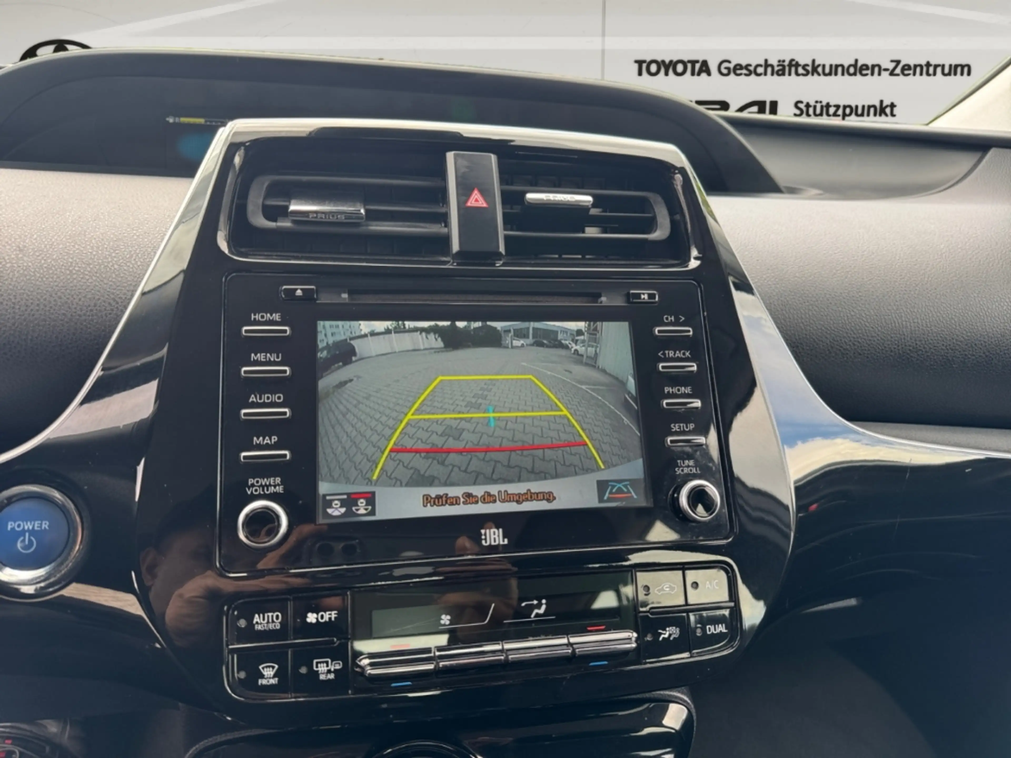 Toyota Prius Comfort HUD LED Mehrzonenklima DAB SHZ Keyless Ent — photo 10