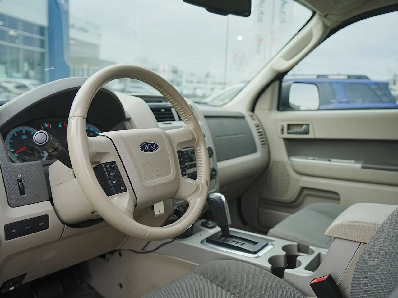 Ford Escape снимка Ford Escape