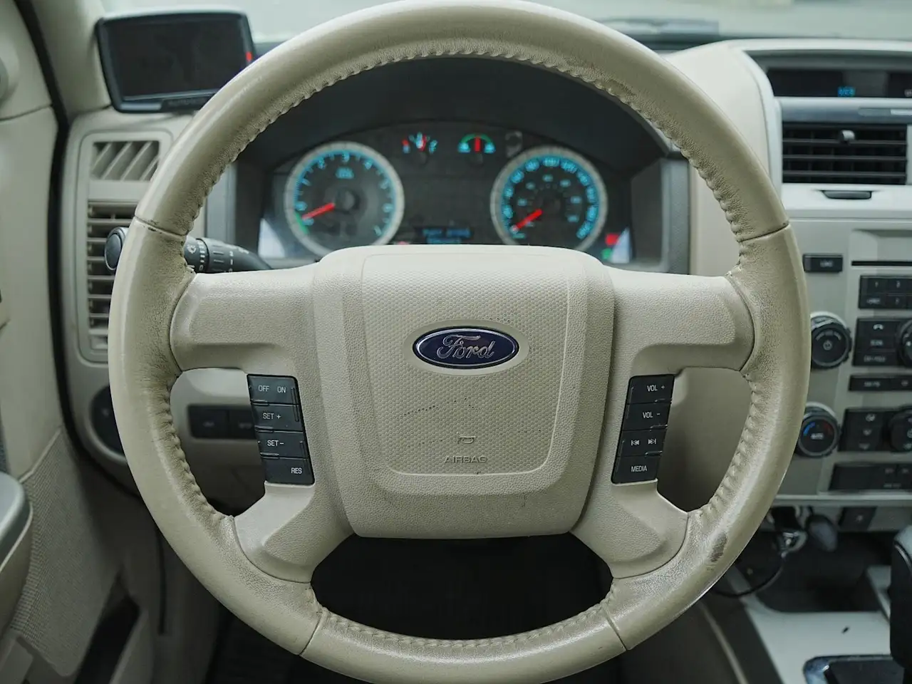 Ford Escape снимка Ford Escape