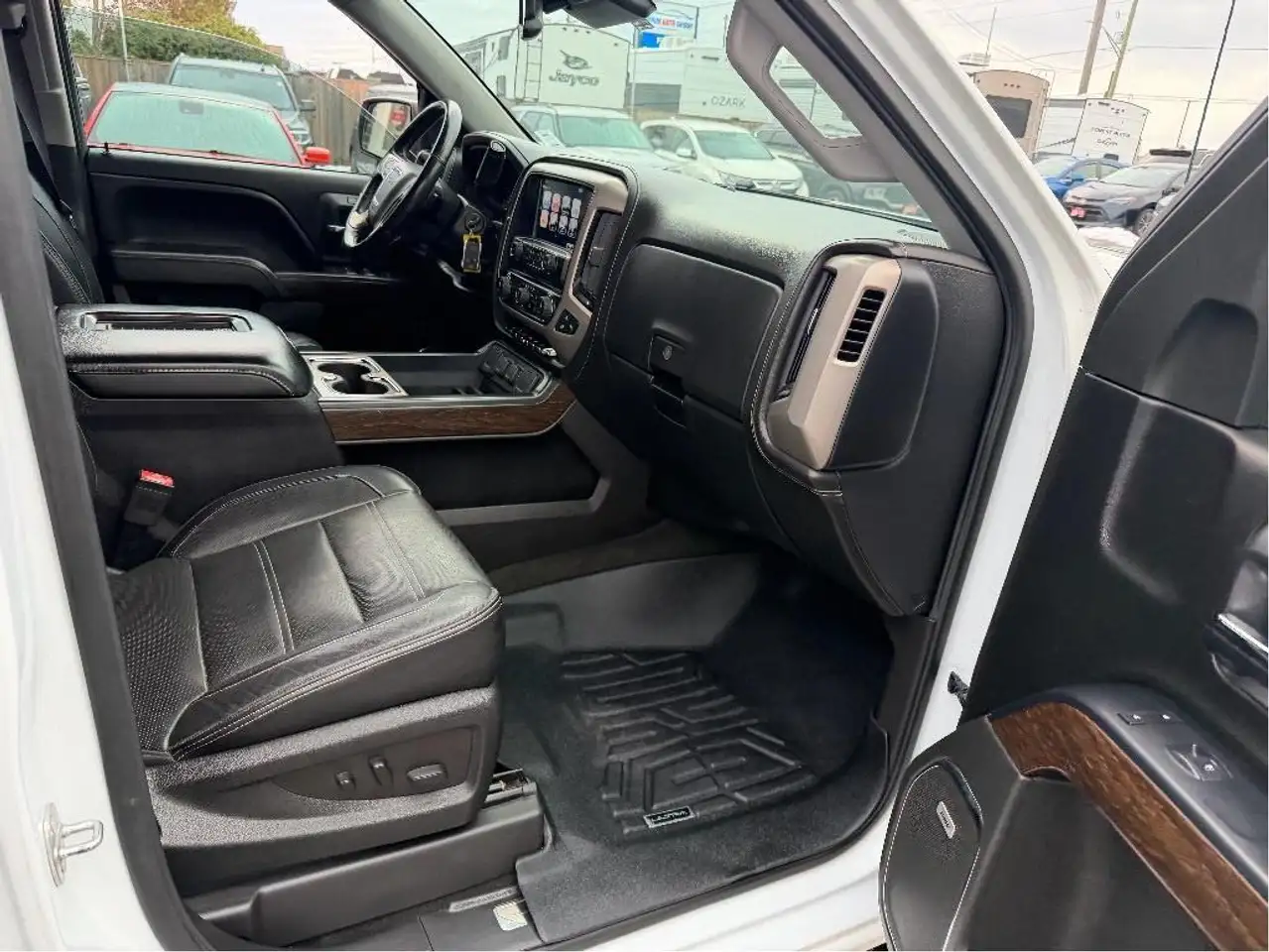 GMC Sierra 1500 снимка GMC Sierra 1500