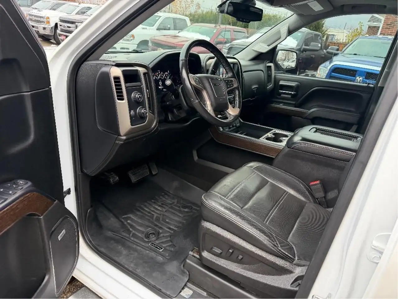GMC Sierra 1500 снимка GMC Sierra 1500