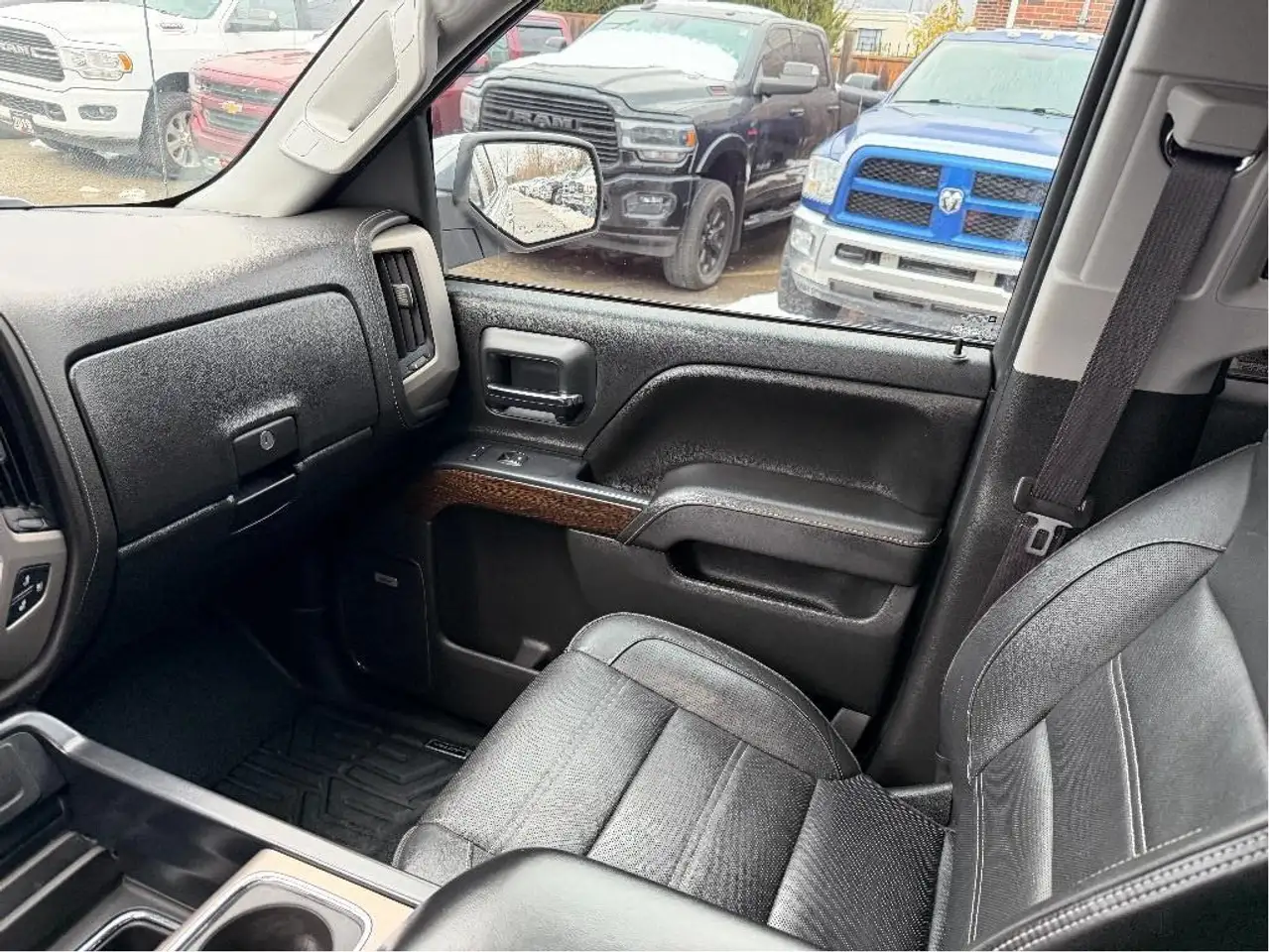 GMC Sierra 1500 снимка GMC Sierra 1500
