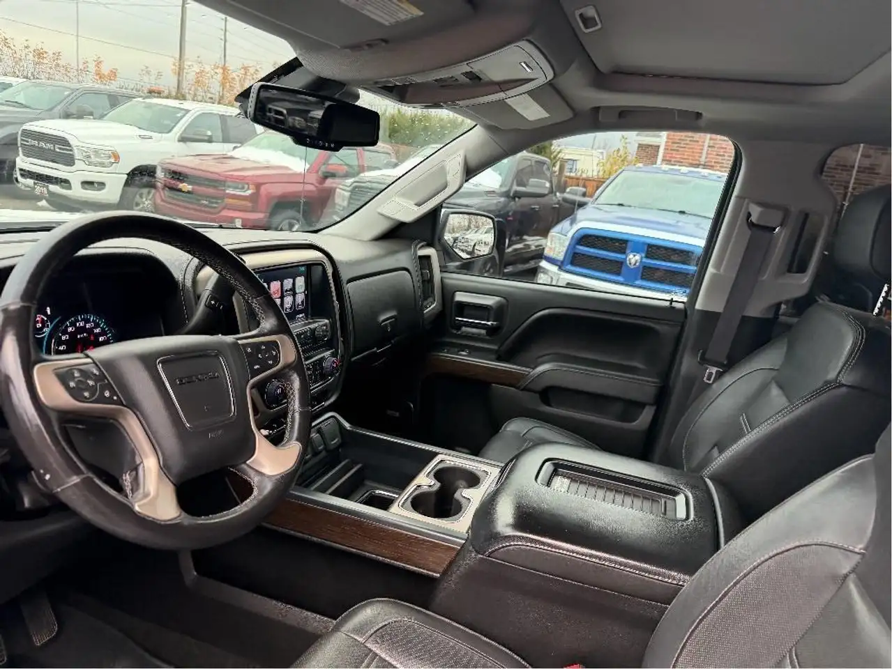 GMC Sierra 1500 снимка GMC Sierra 1500