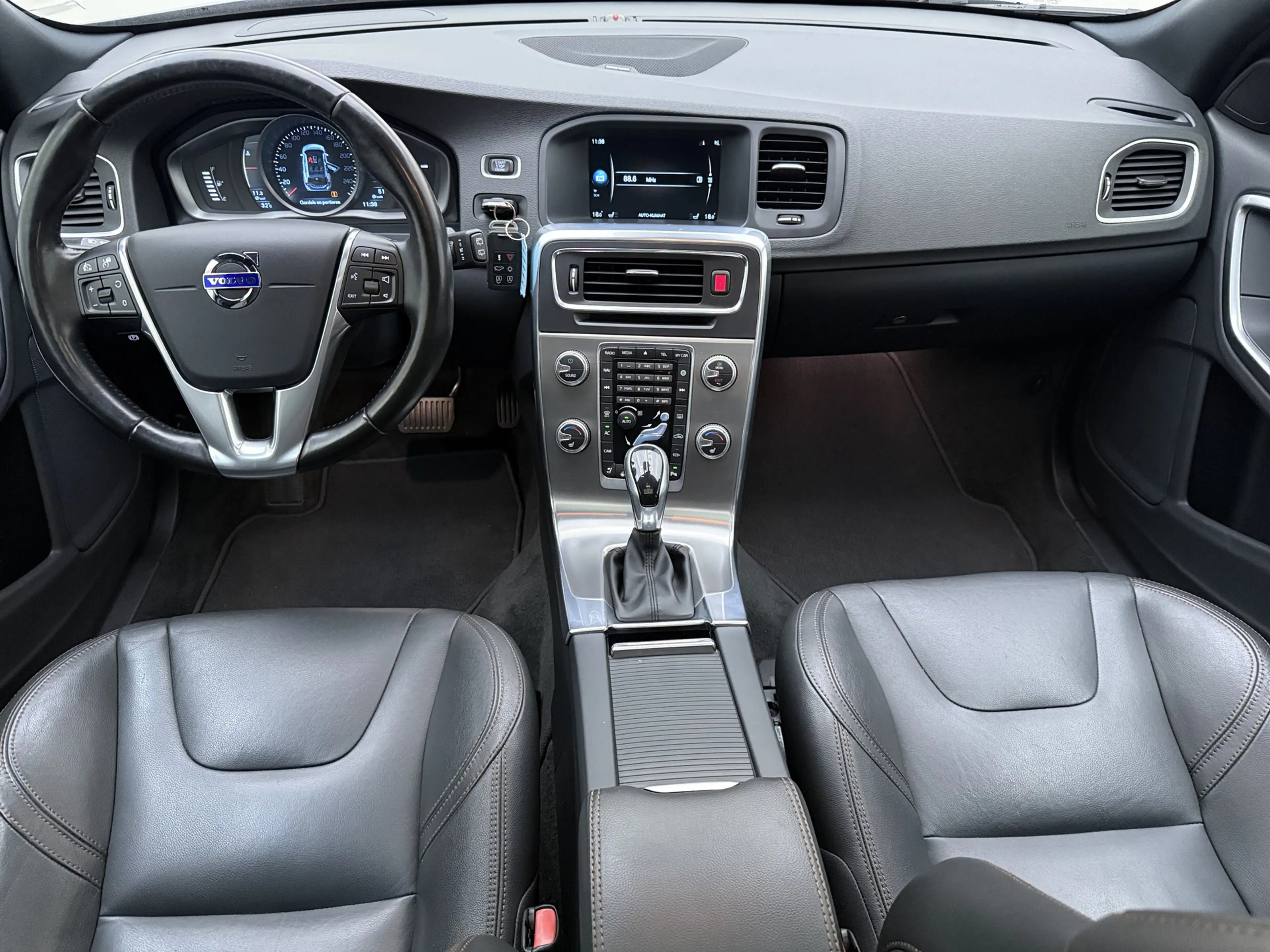 Volvo V60 Cross Country T5 Summum | Trekhaak | Blis | Keyless Entry | Prem — photo 2