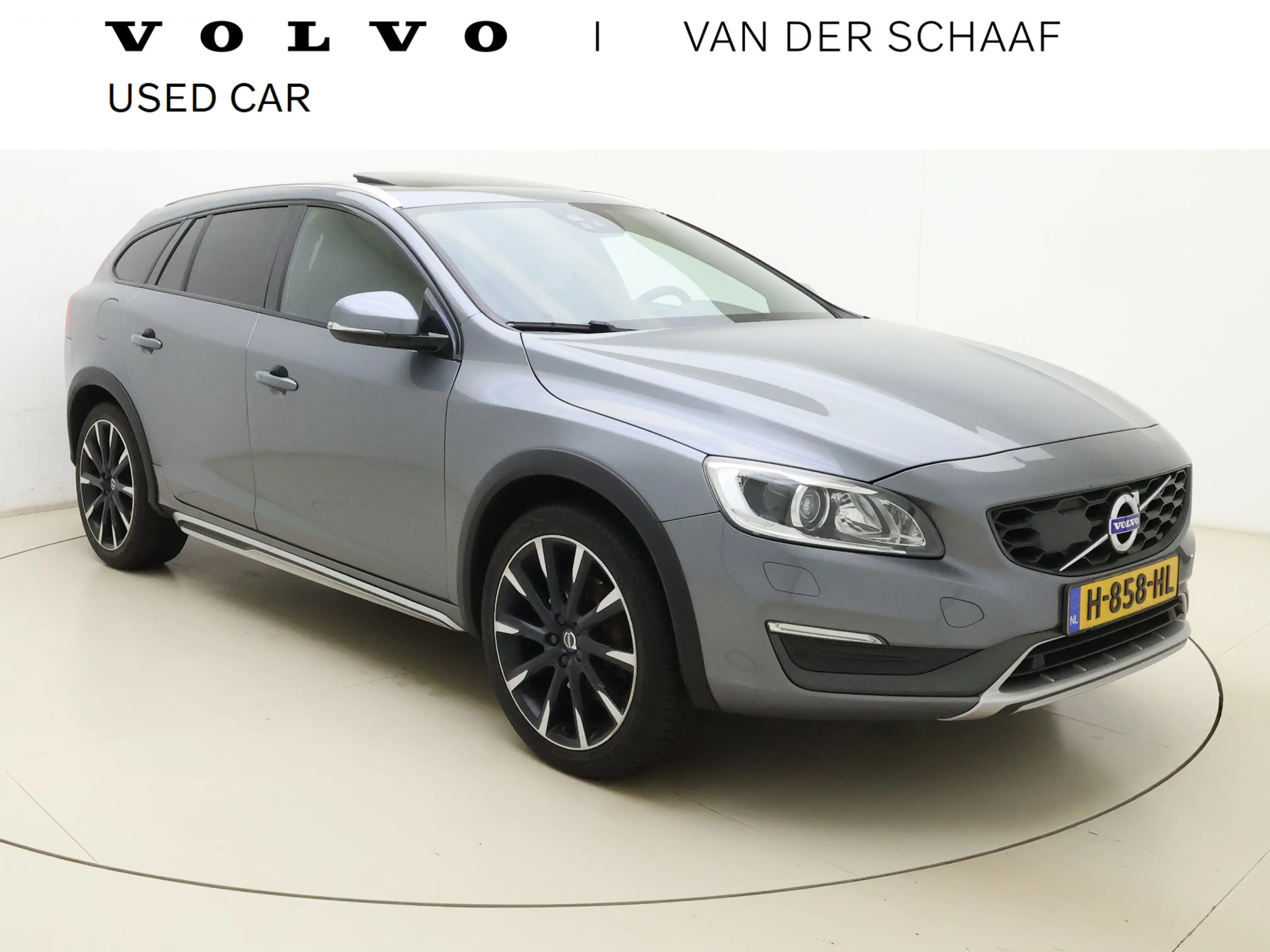 Volvo V60 Cross Country T5 Summum | Trekhaak | Blis | Keyless Entry | Prem