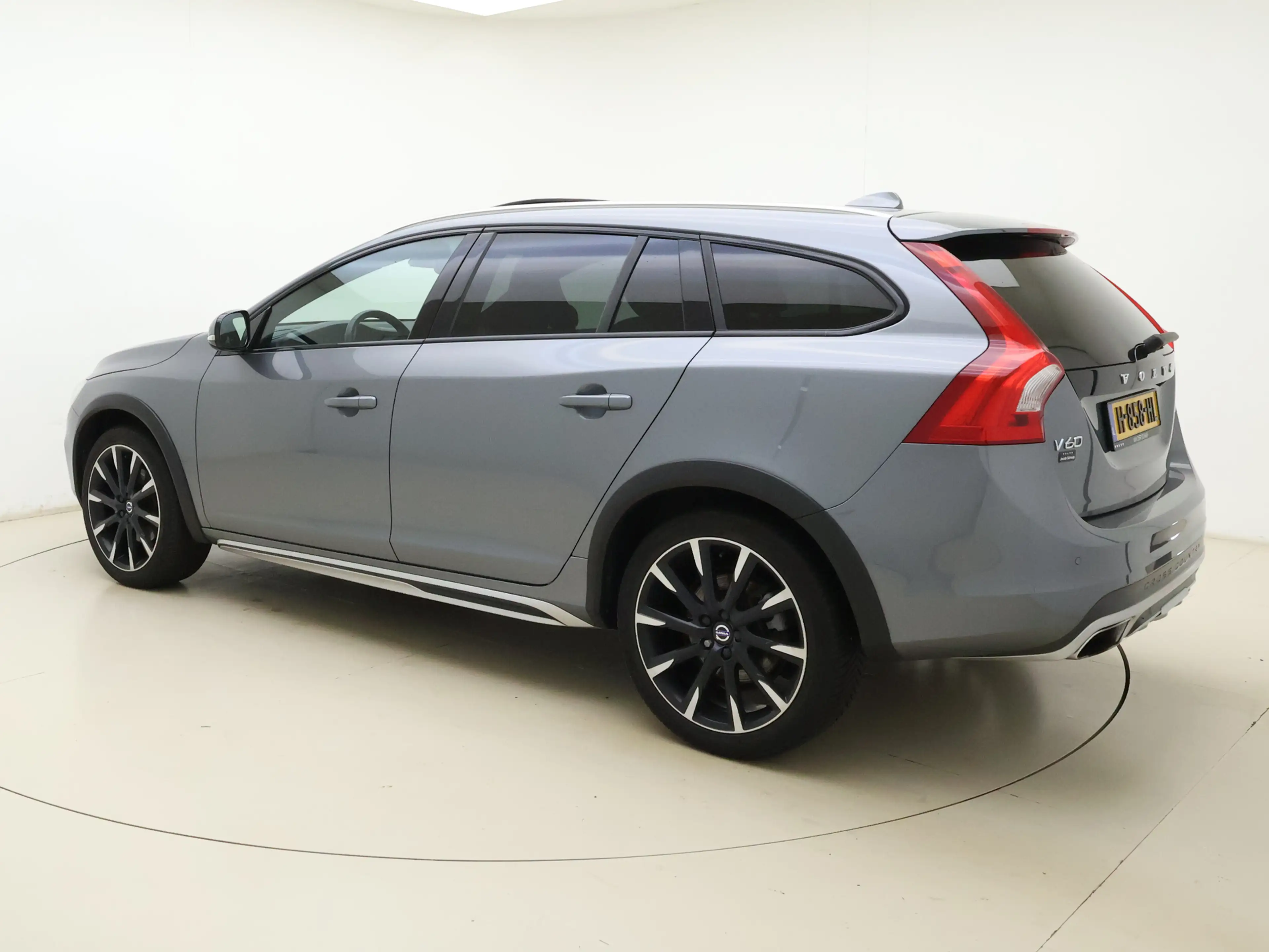Volvo V60 Cross Country T5 Summum | Trekhaak | Blis | Keyless Entry | Prem — photo 5