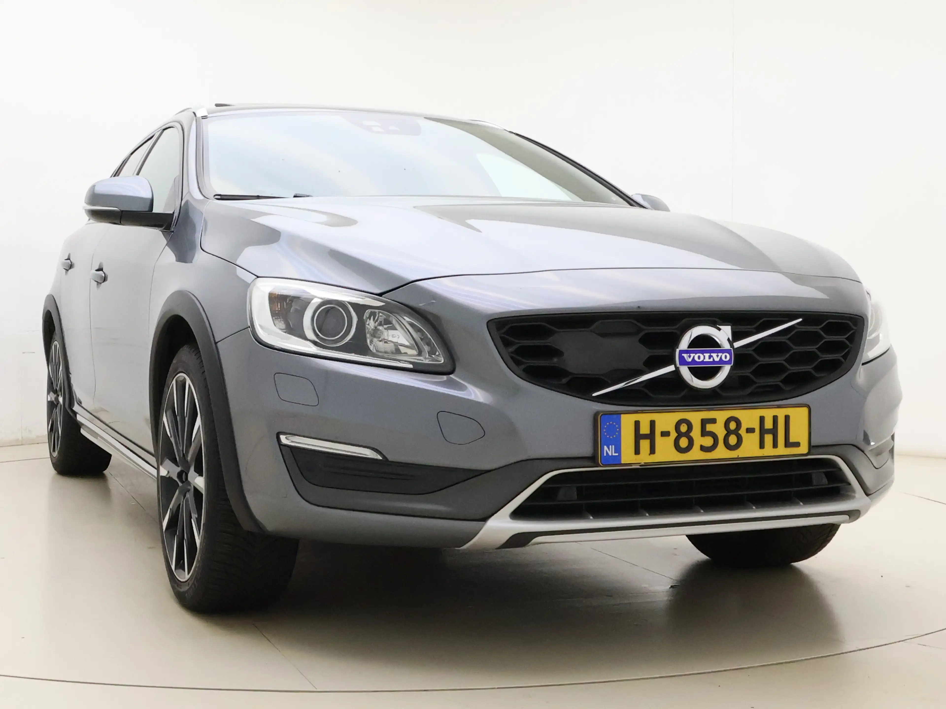 Volvo V60 Cross Country T5 Summum | Trekhaak | Blis | Keyless Entry | Prem — photo 10