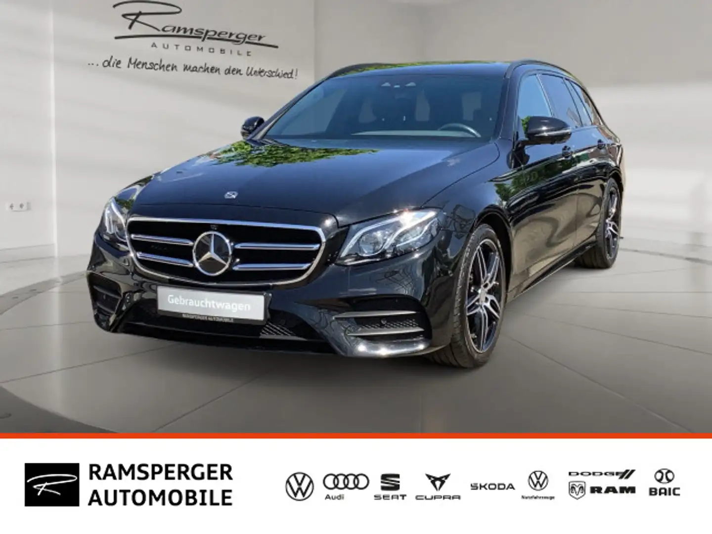 Mercedes-Benz E 220 d Automatik AMG Line Distr. Plus AHK LED K Schwarz - 1