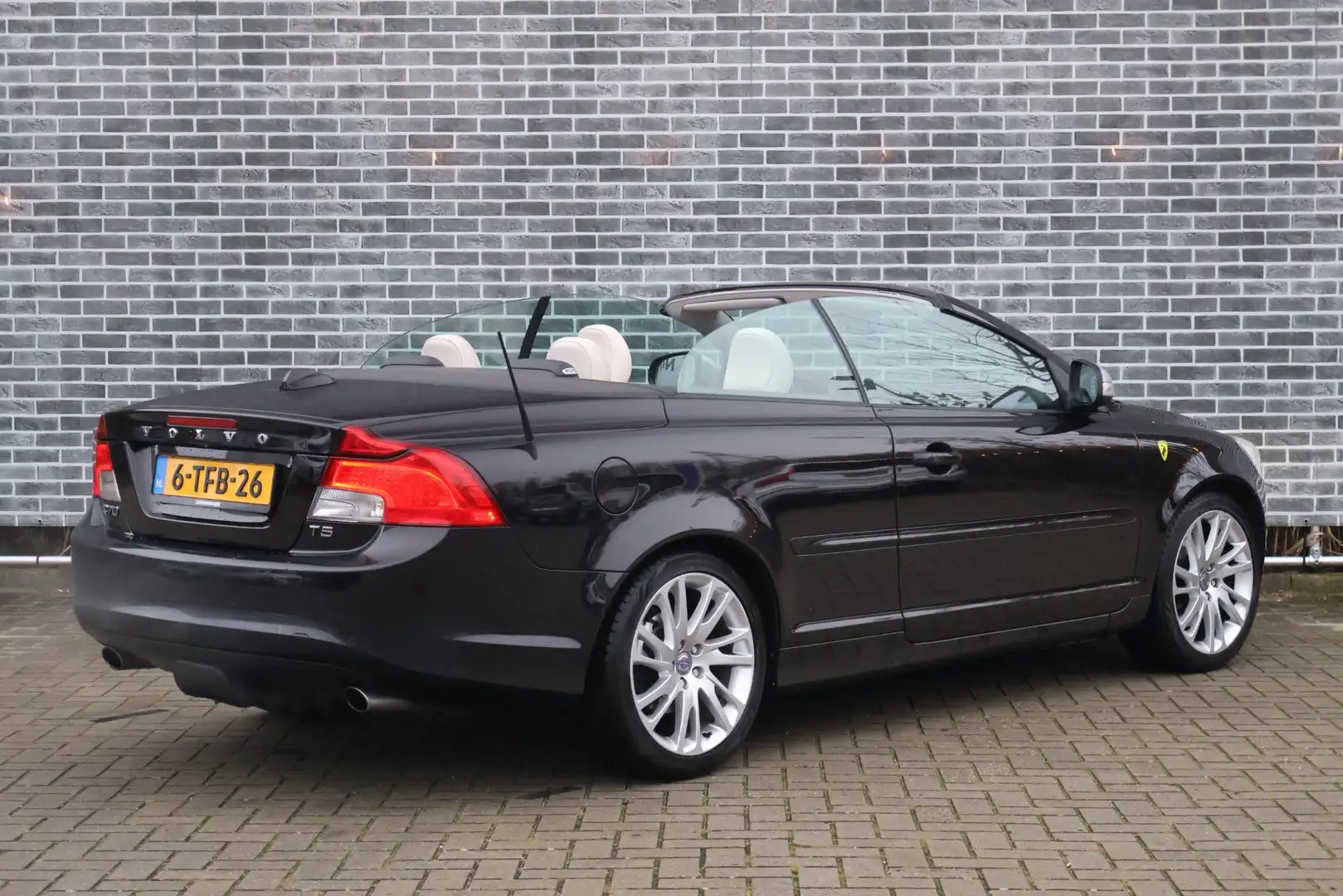 Volvo C70 Convertible 2.5 T5 Tourer | Trekhaak | Navigatie | Schwarz - 2