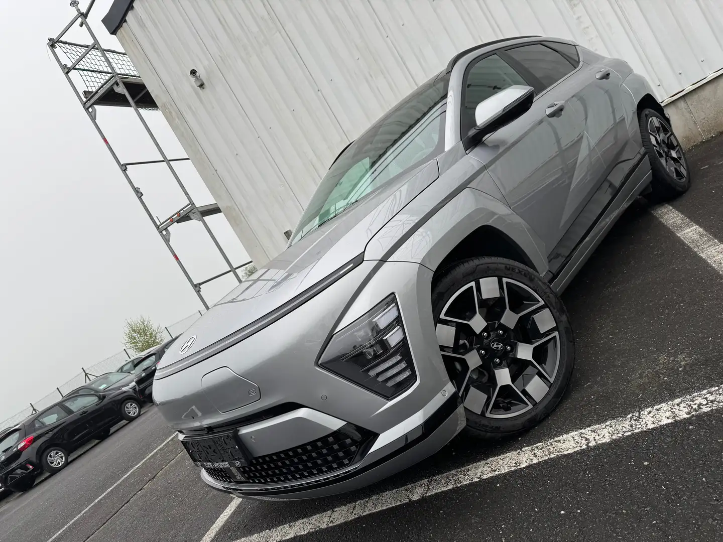Hyundai KONA Kona 65 kWh Shine Sensation Plus /SITE LIBRAMONT Grijs - 2