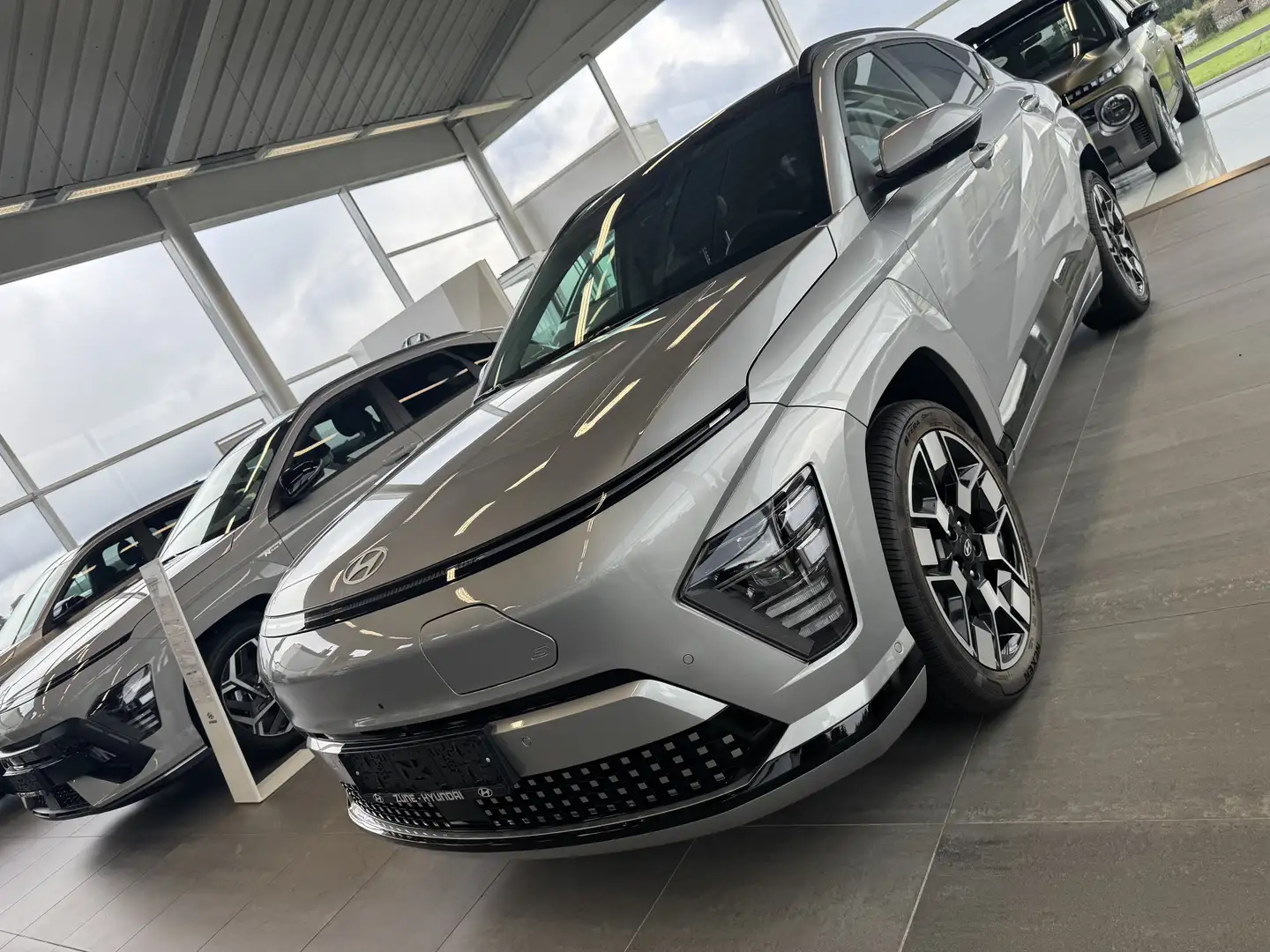 Hyundai KONA Kona 65 kWh Shine Sensation Plus /SITE ARLON Gris - 2