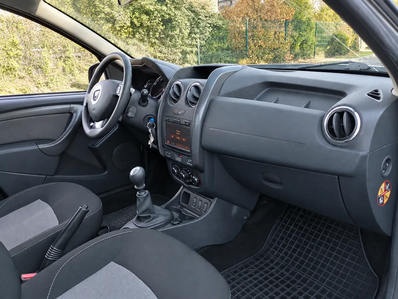 Dacia Duster — photo 16