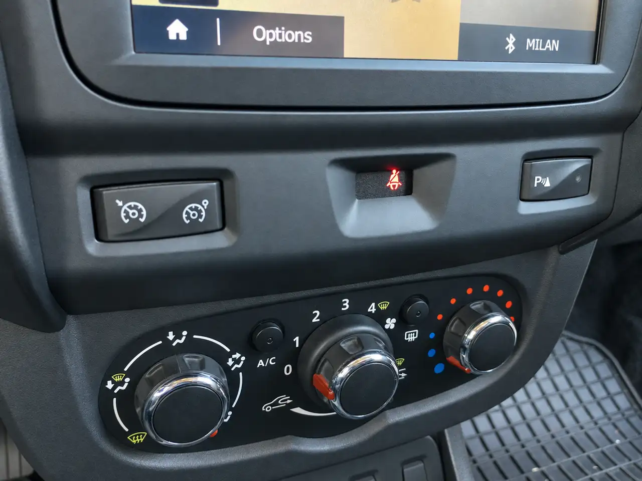 Dacia Duster — photo 14