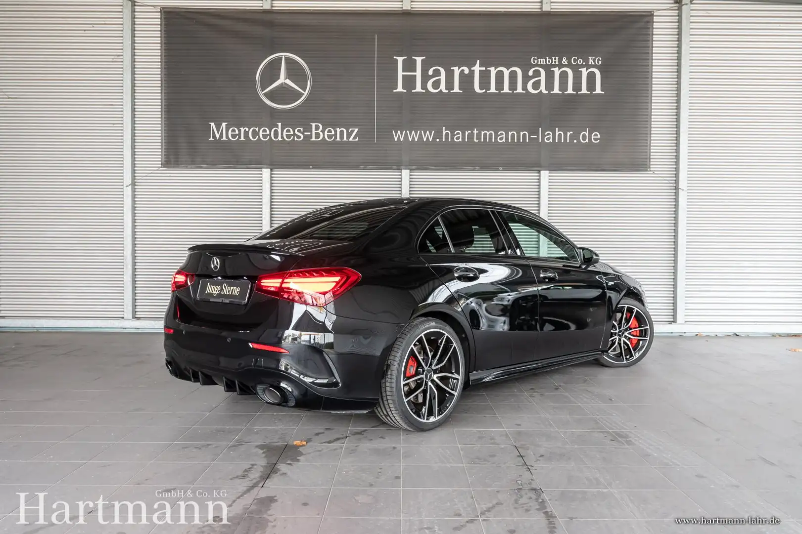 Mercedes-Benz A 35 AMG A 35 4M AMG Limousine Night Multibeam 19" KeylGo Zwart - 2