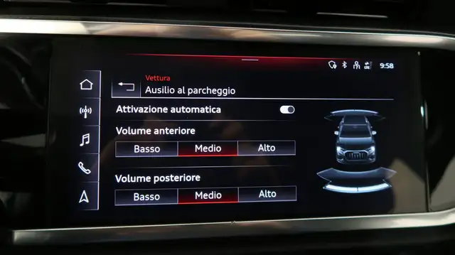 Audi Q3 view 12