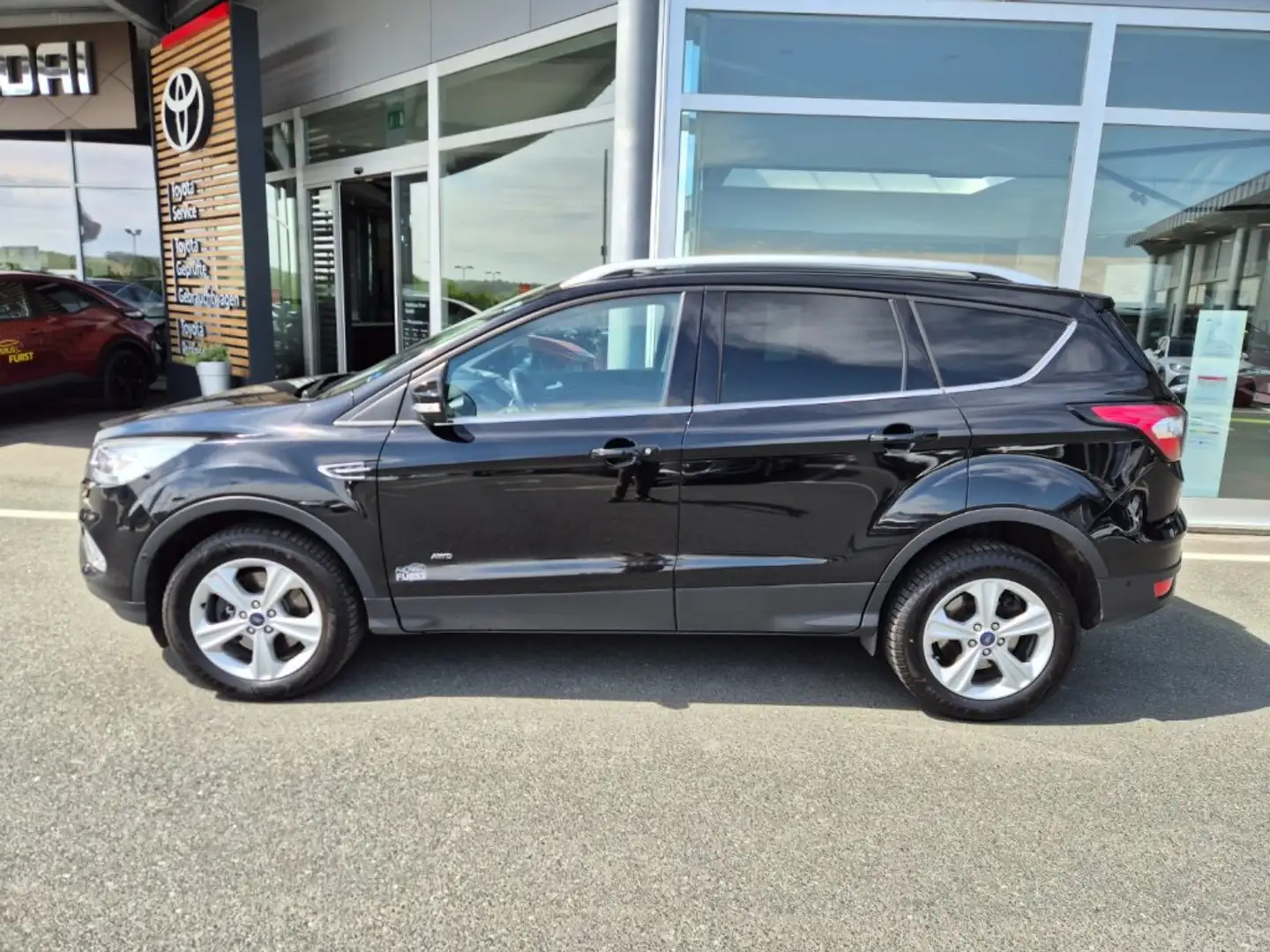 Ford Kuga 2,0 TDCi 4x4 Aut. *AHV* Schwarz - 2