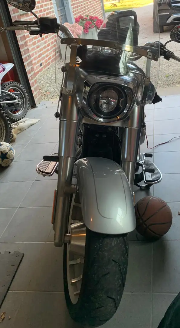 Harley-Davidson Fat Boy 114 Mil.8 30th Anniversary Gümüş rengi - 2
