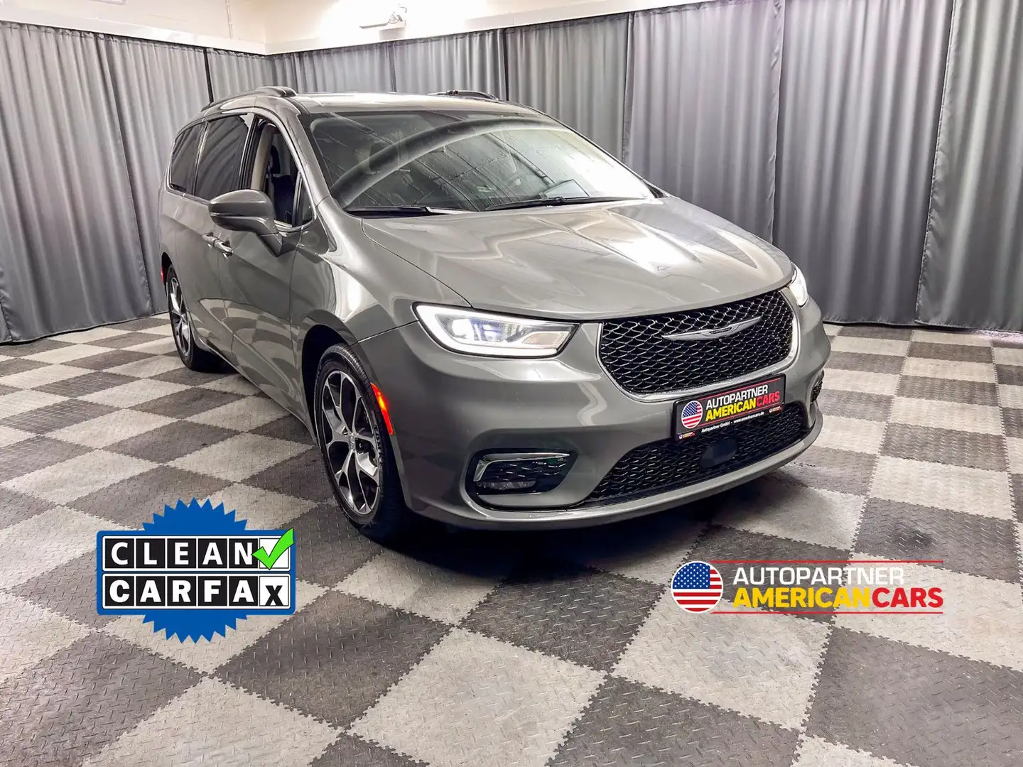 Chrysler Pacifica Touring L, 3.6l V6, 7 Sitze, UNFALLFREI Gris - 1